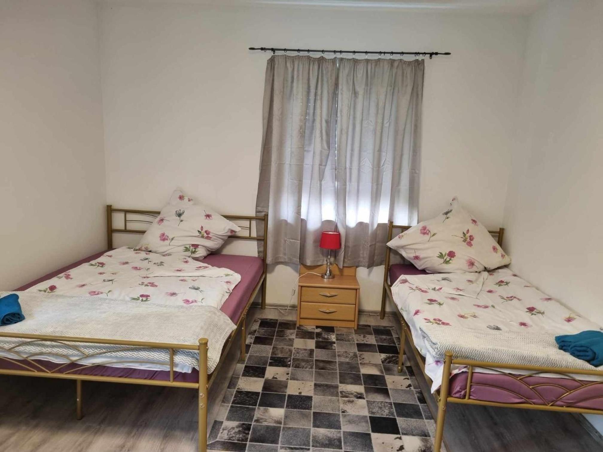 Twin Room with Bathroom photo 1