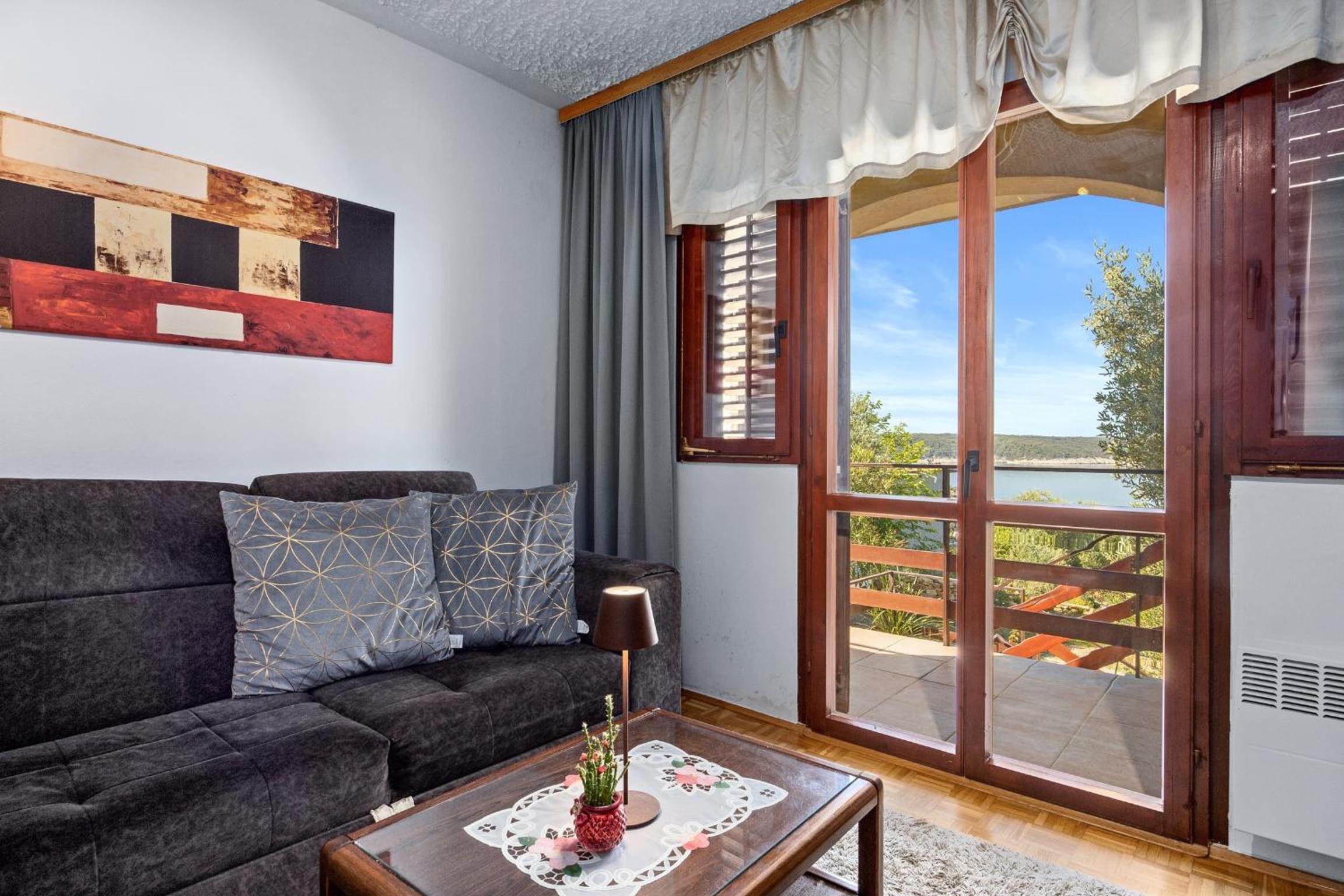 Three Bedroom Apartment with Sea View