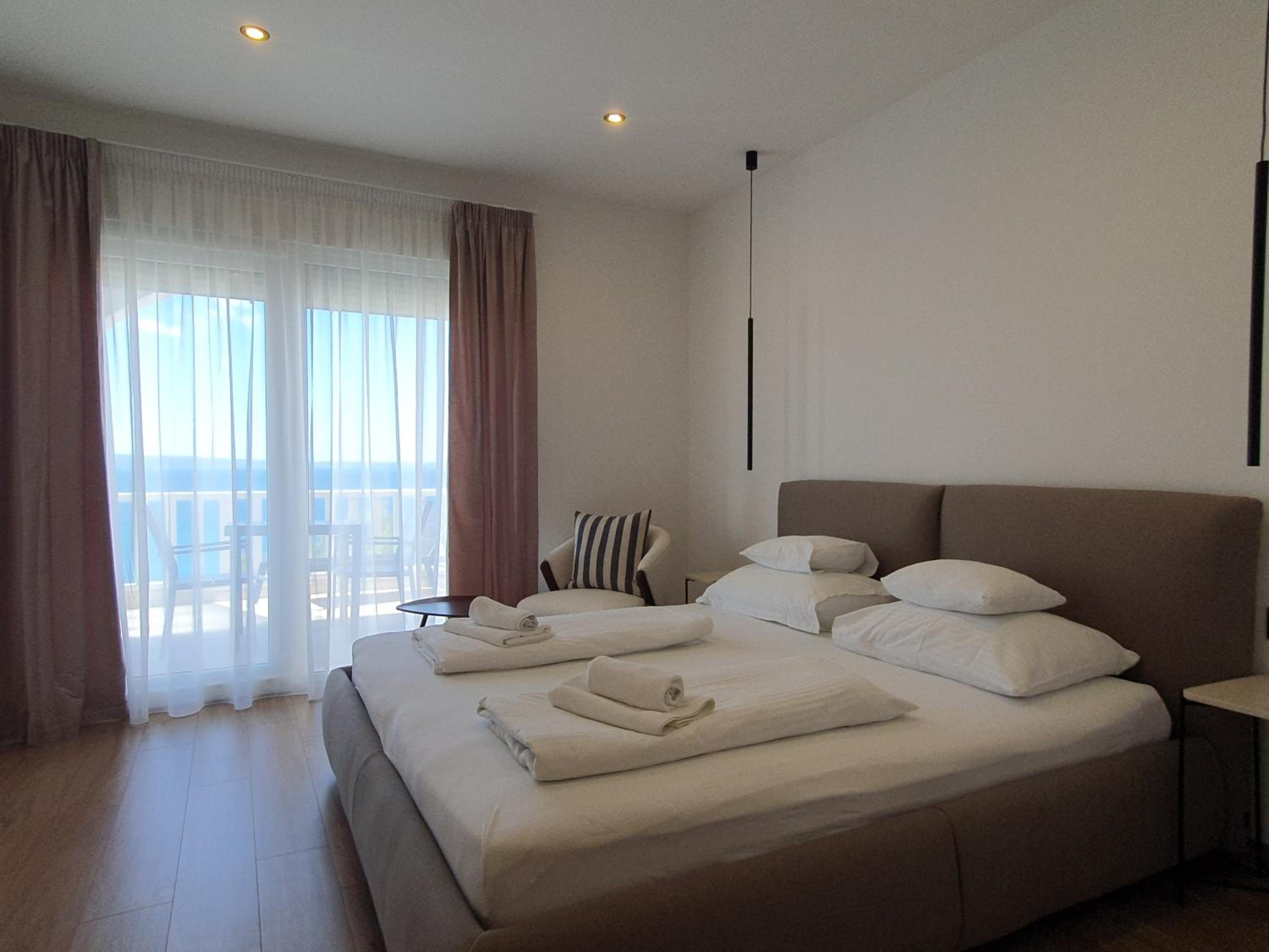 Studio with Terrace and Sea View (2 Adults)