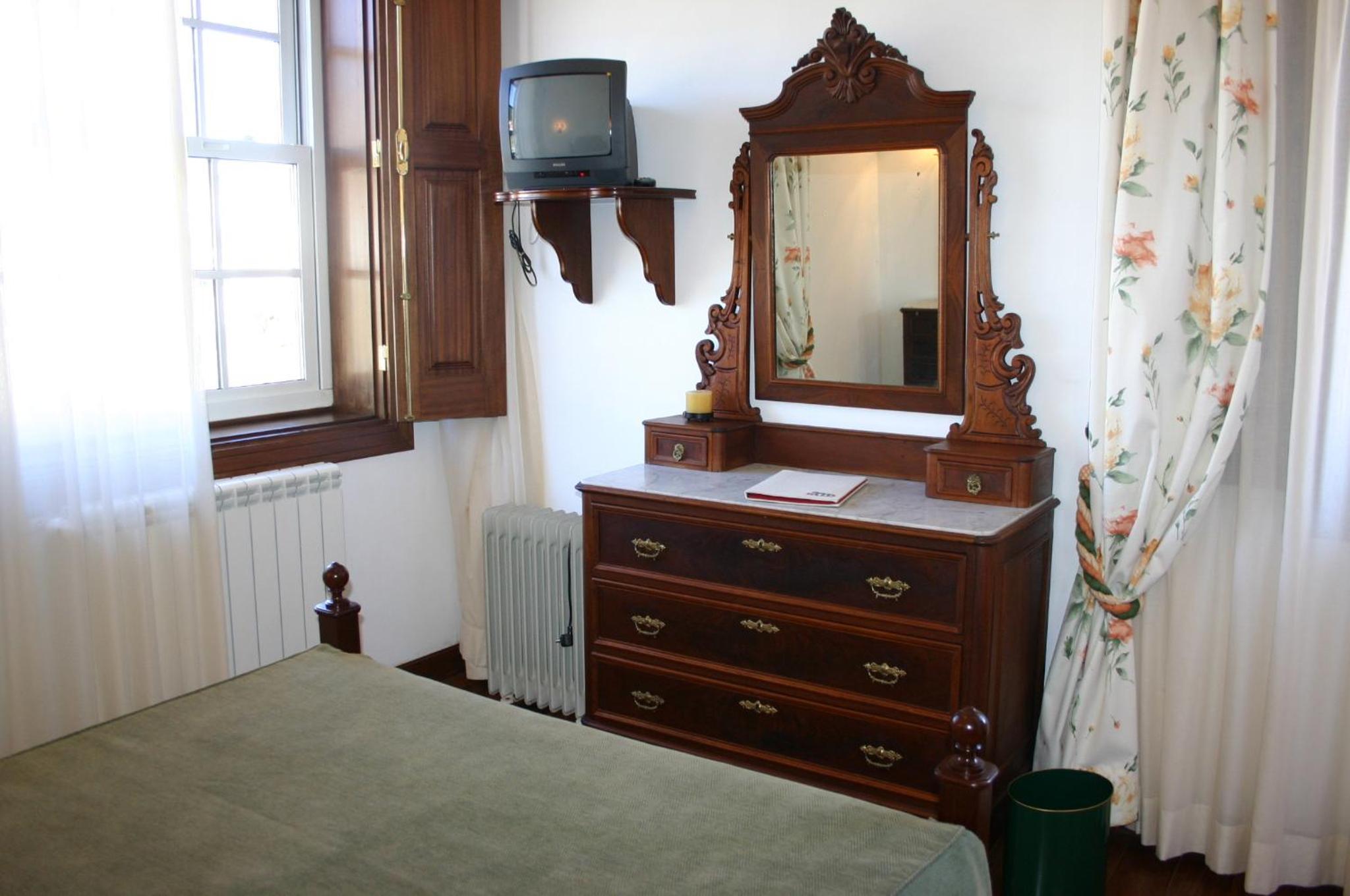 Family Room - Photo 4