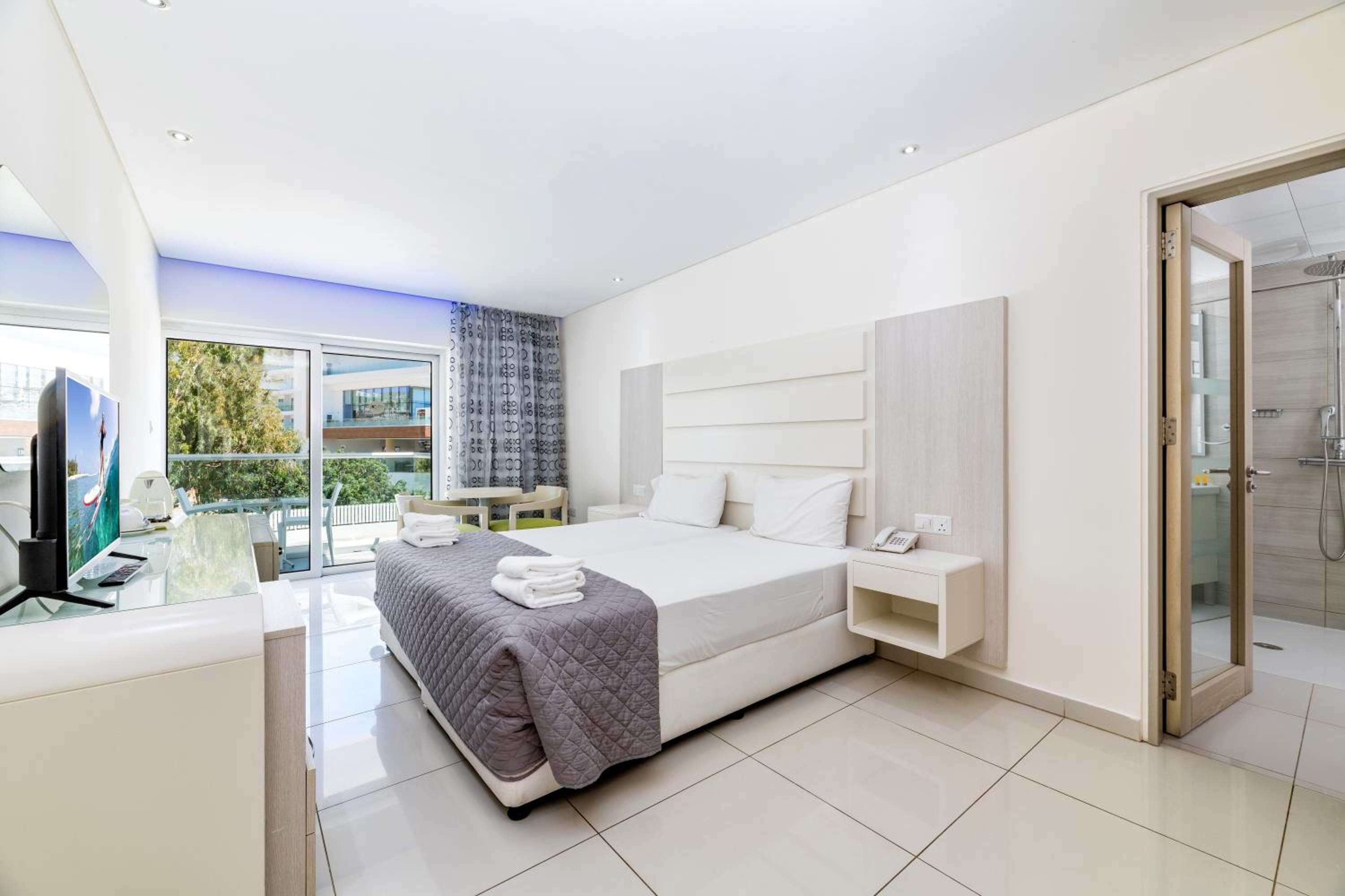 Standard Doppel- oder Zweibettzimmer mit Balkon