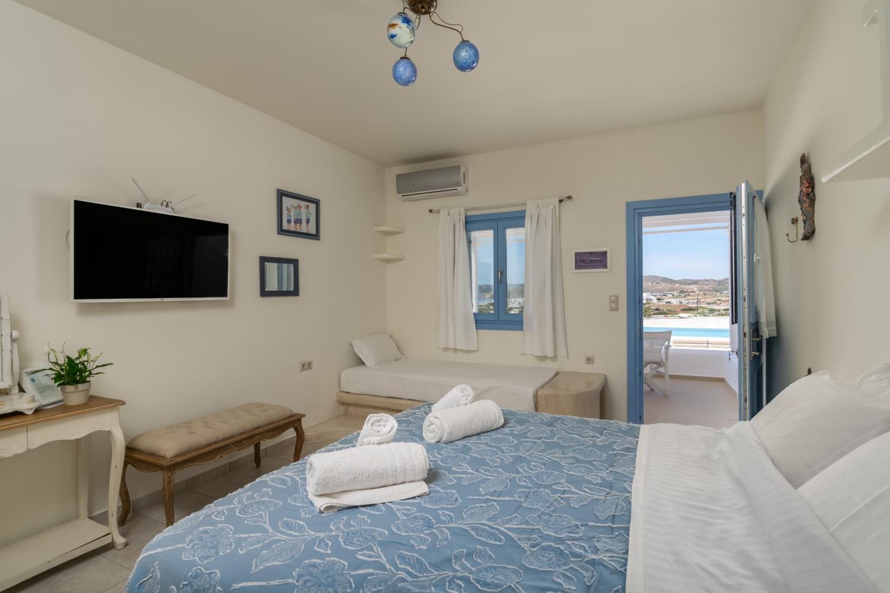 Deluxe Triple Room with Sea View
