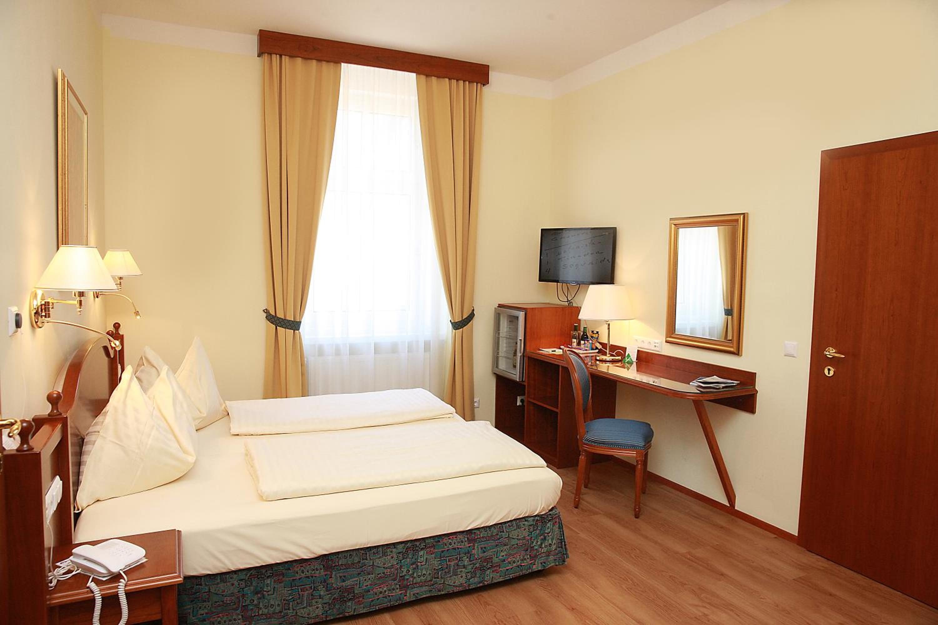 Double Room - Disability Access photo 1