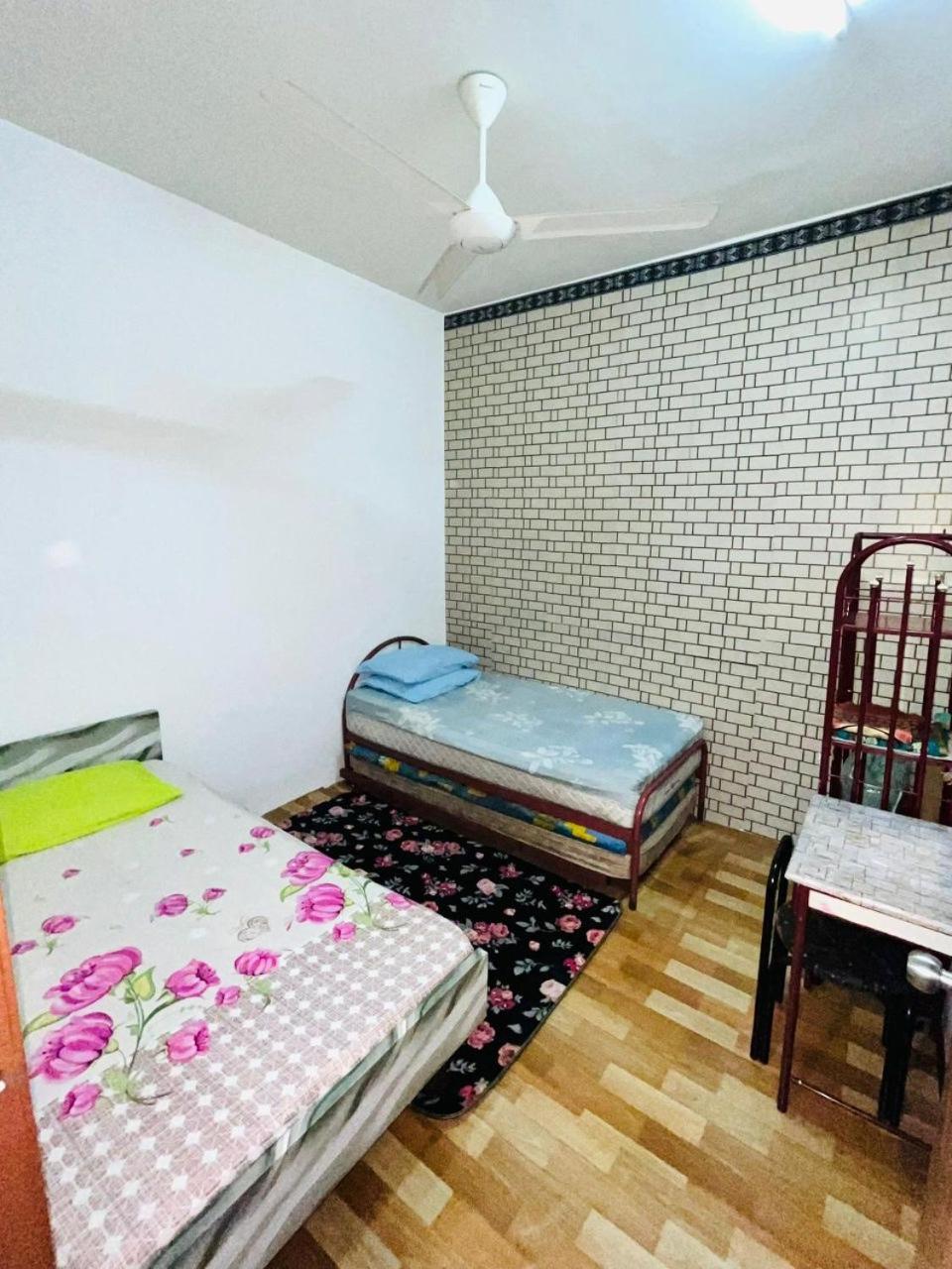 Three-Bedroom House photo 3