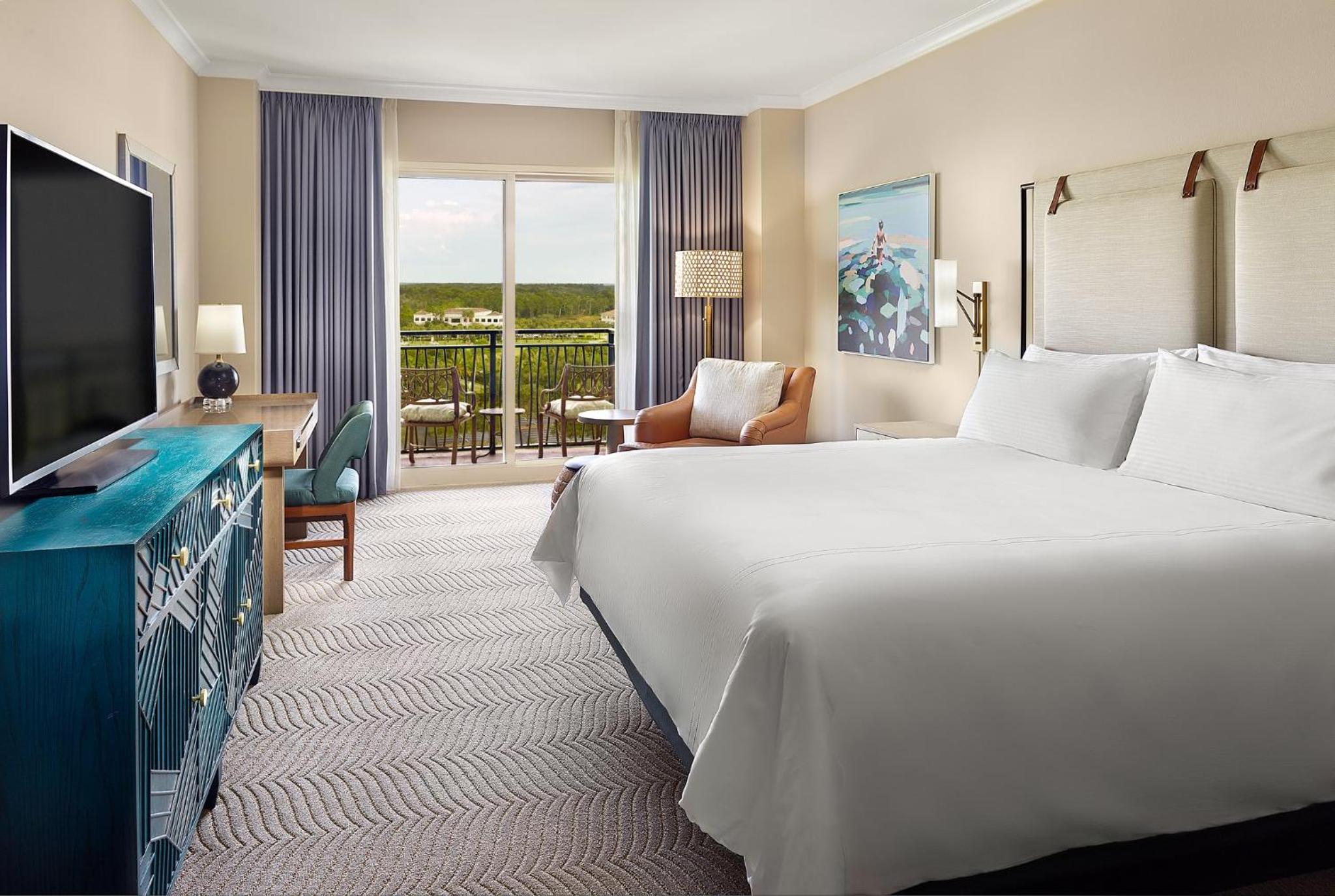 Deluxe King Room with Balcony