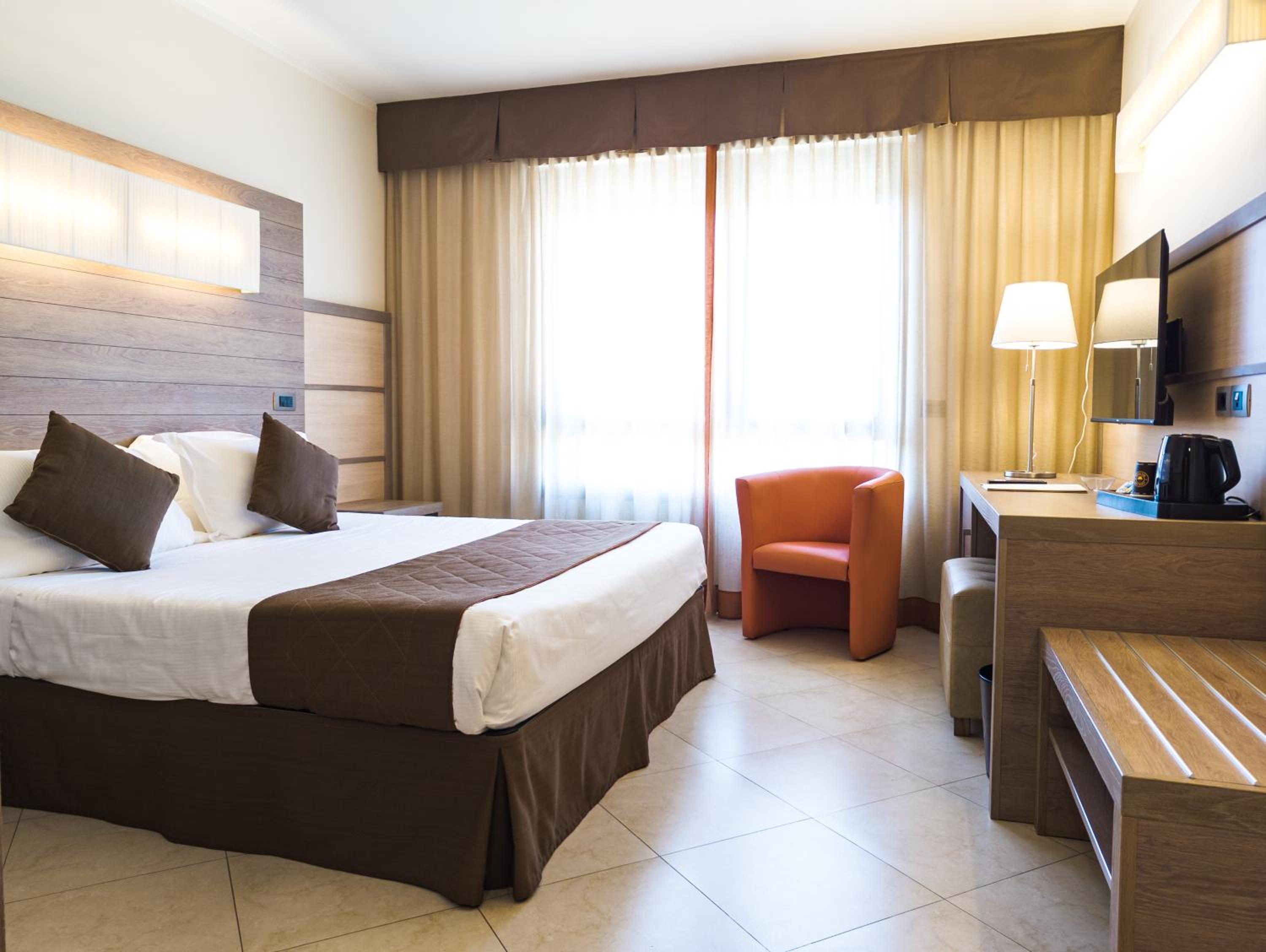 Superior Queen Room with Pool Access - Photo 1
