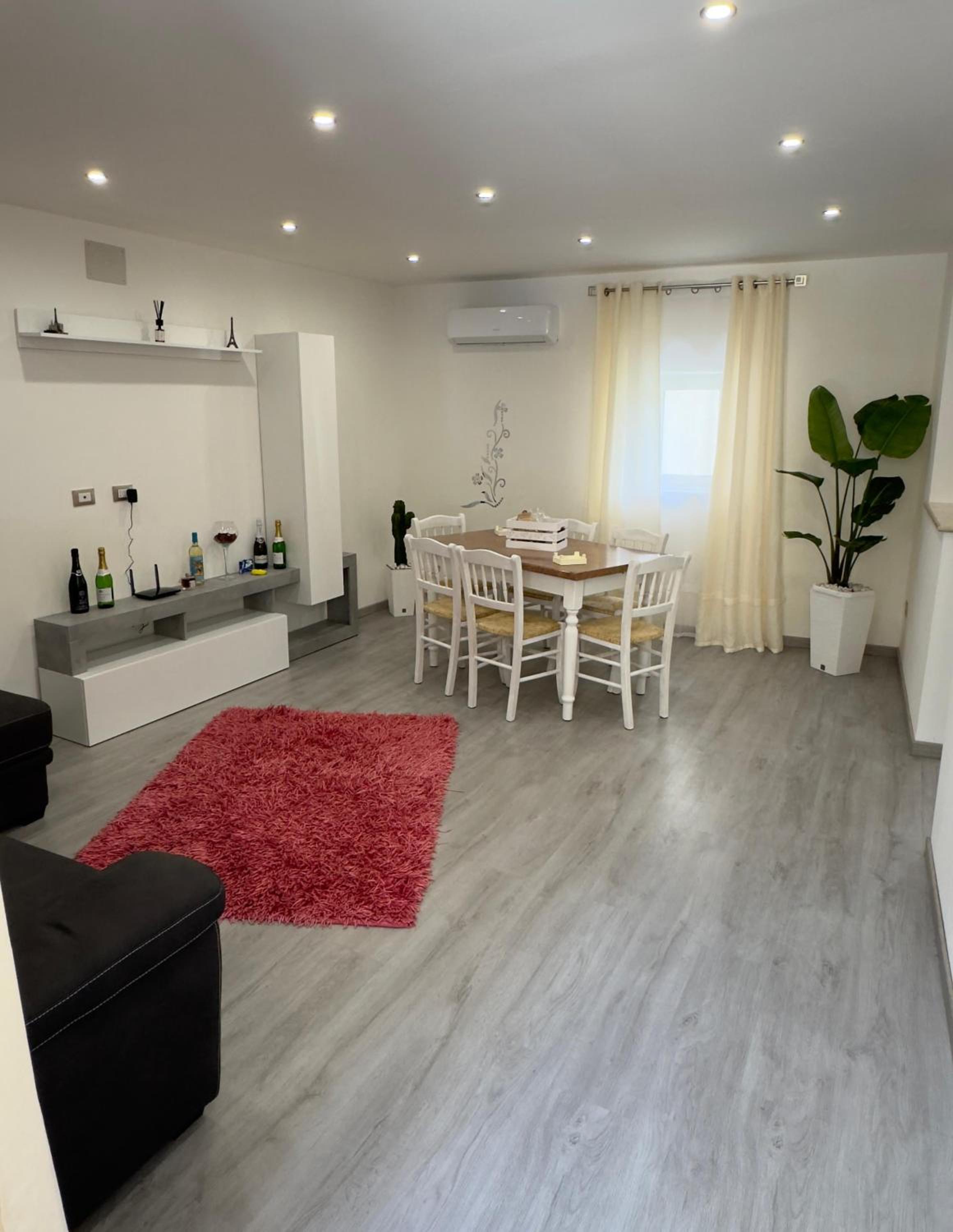 One-Bedroom House photo 2