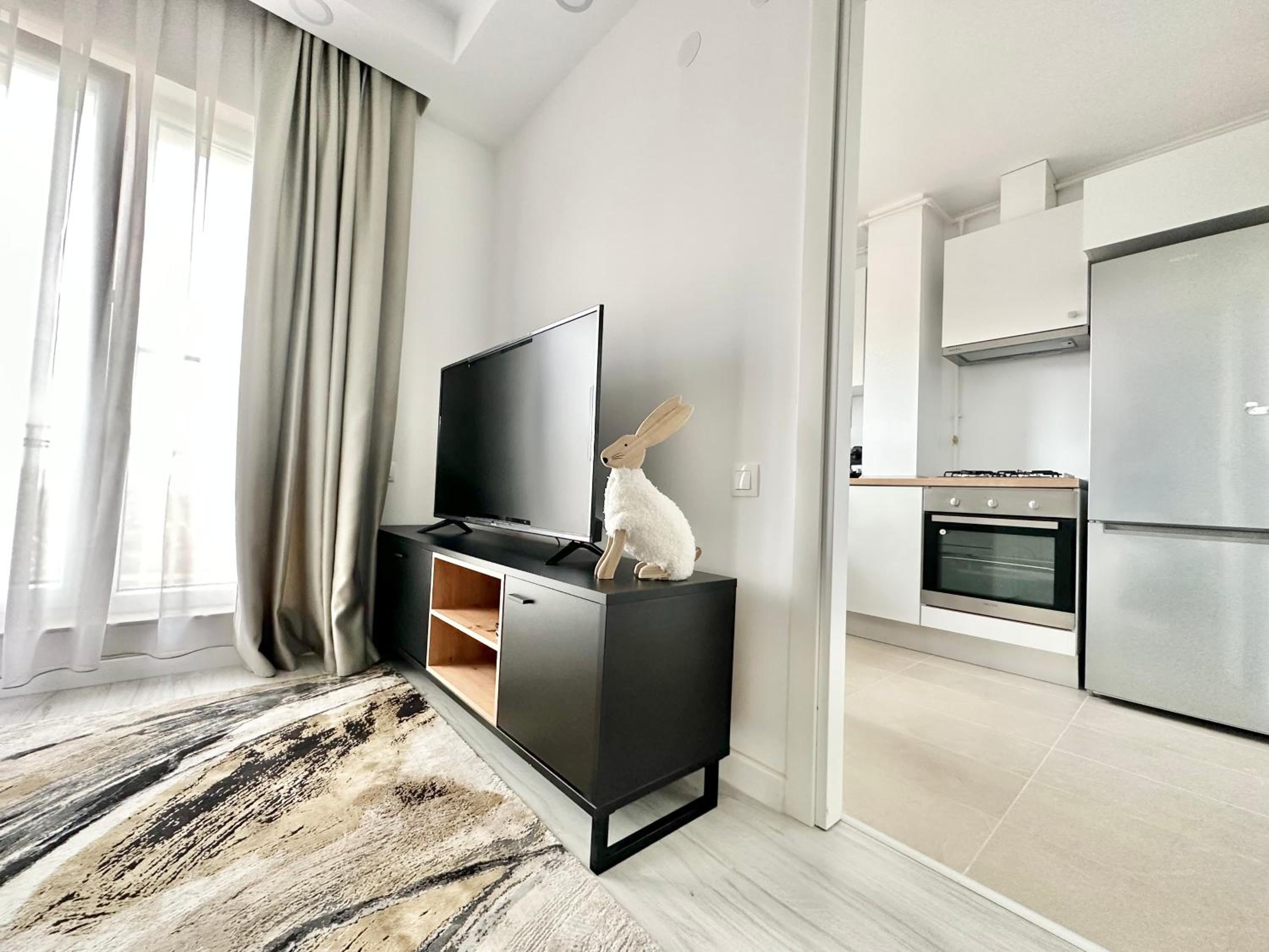 One-Bedroom Apartment photo 2