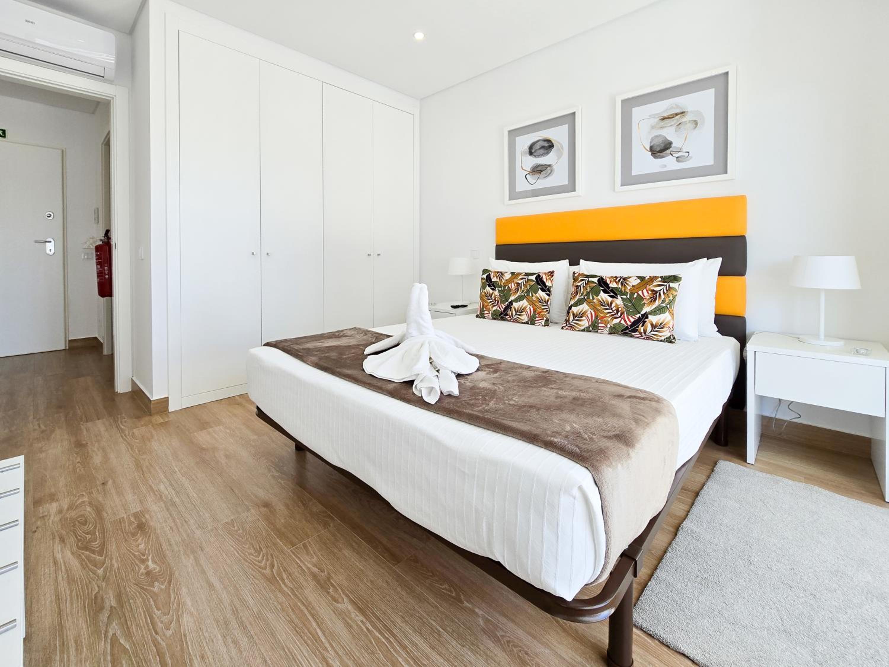 One-Bedroom Apartment with Balcony photo 2