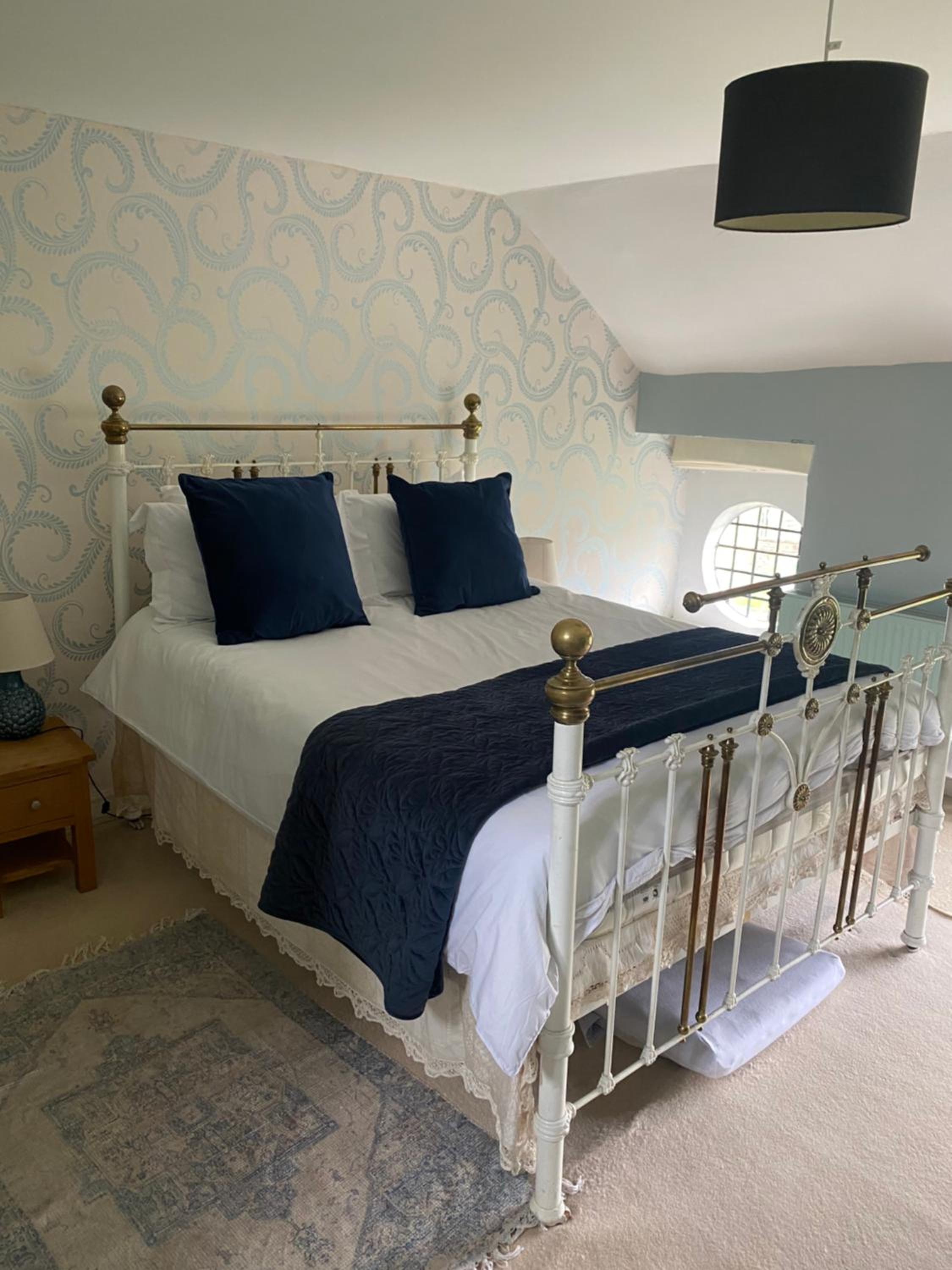 Standard King Room photo 1