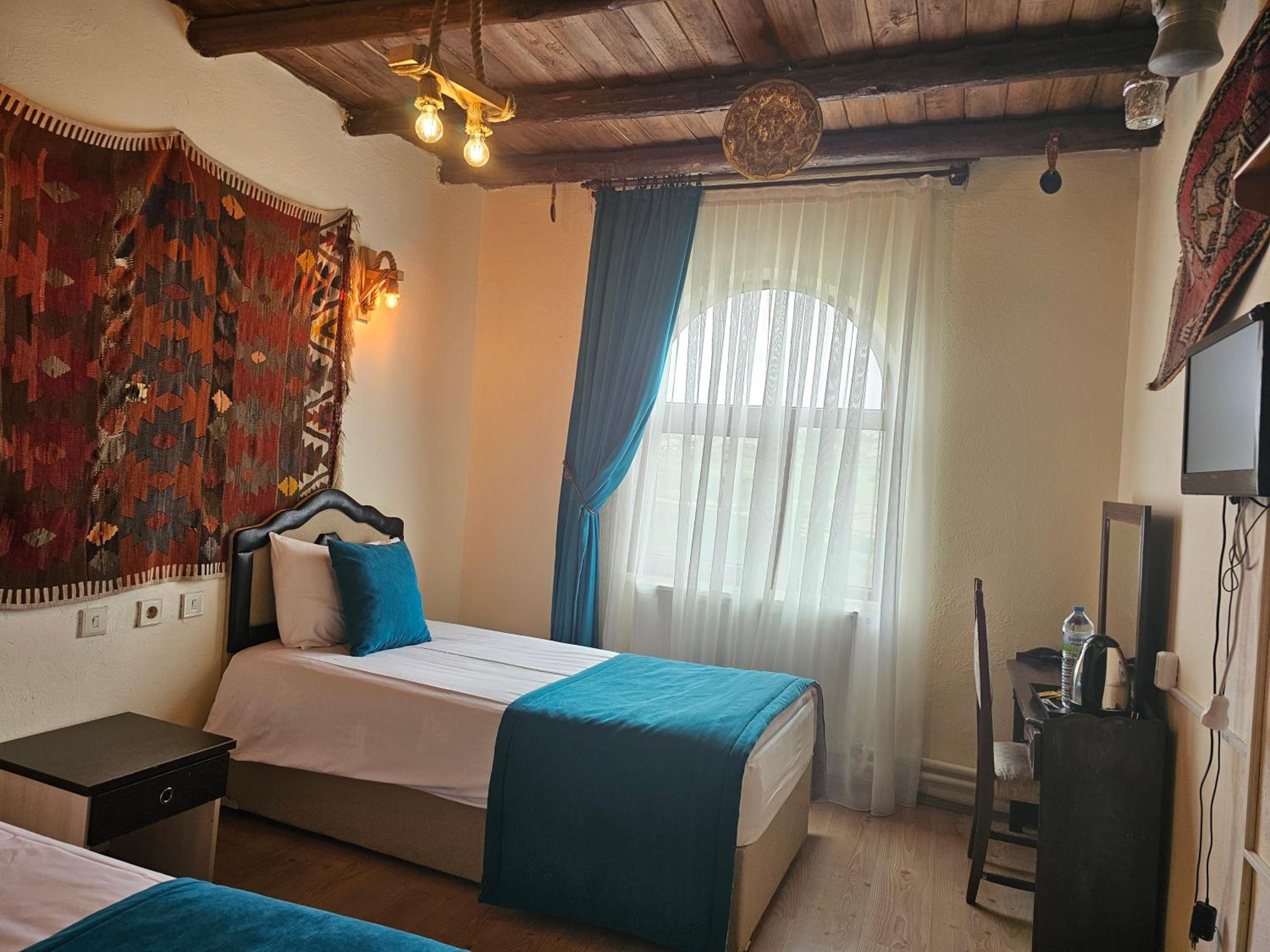 Standard Double Or Twin Room photo 3
