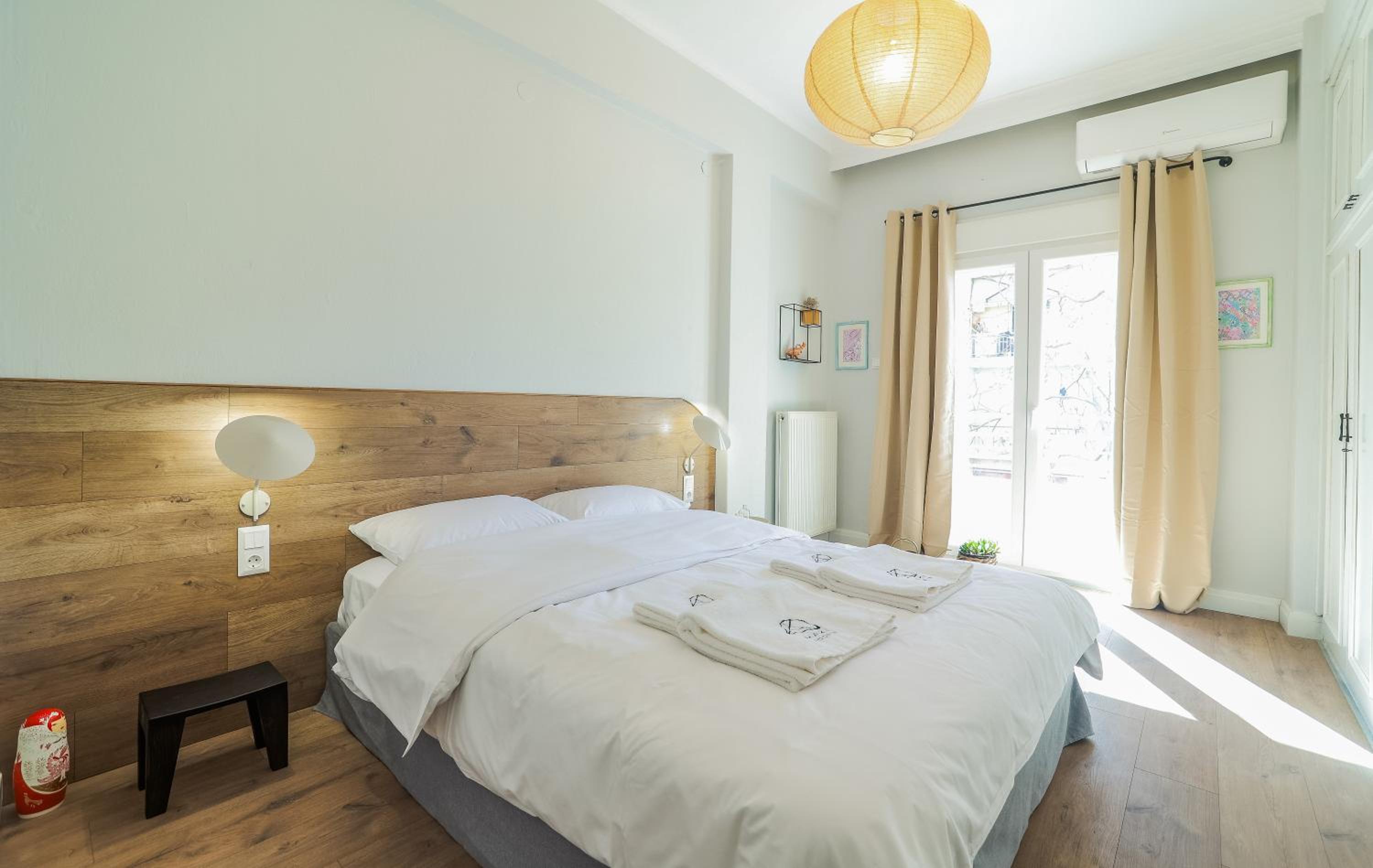 One-Bedroom Apartment with Balcony