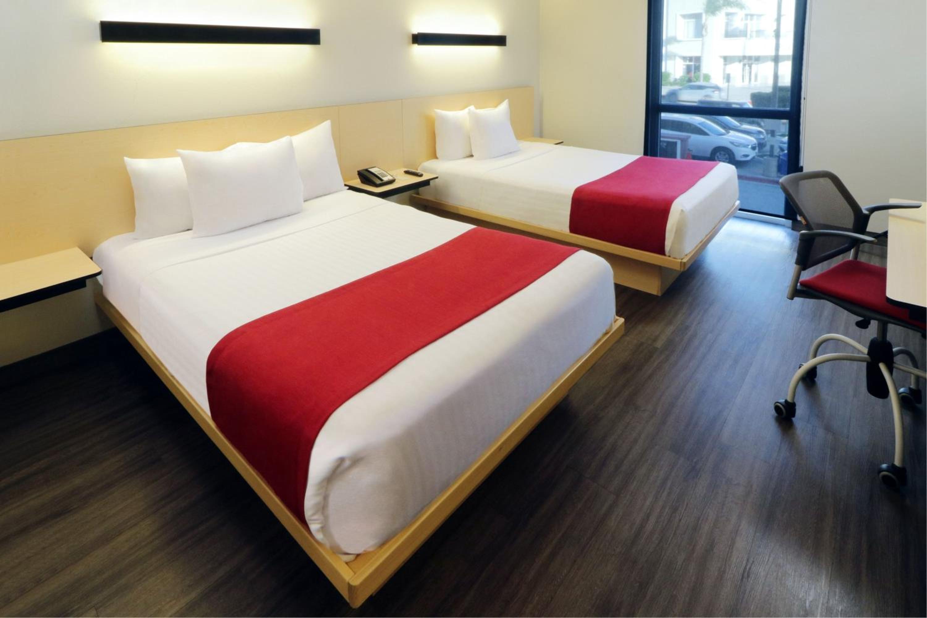 Double Room with Two Double Beds photo 3