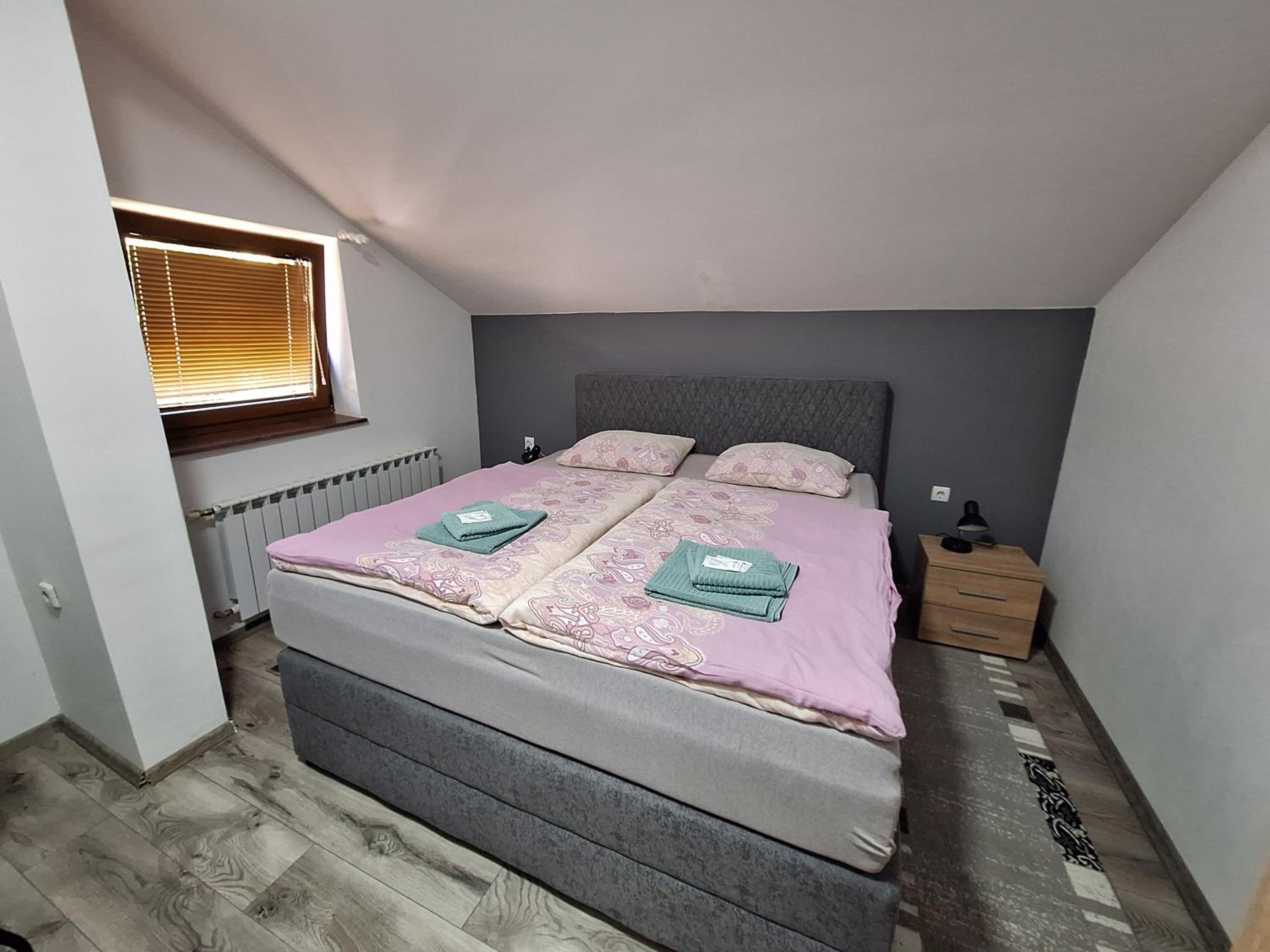 Two Bedroom Apartment with Terrace - Photo 24