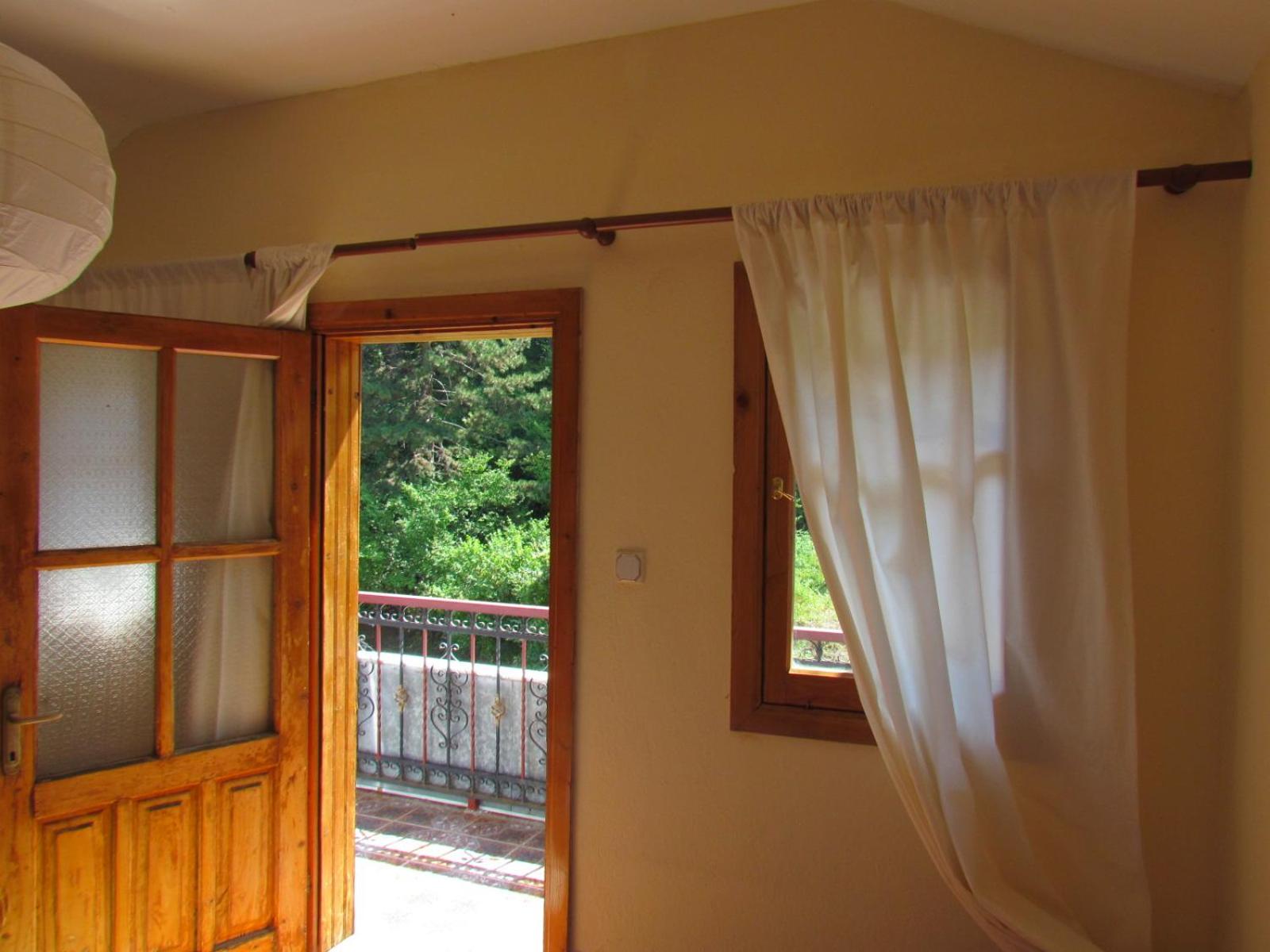 Double Room with Shared Bathroom photo 1