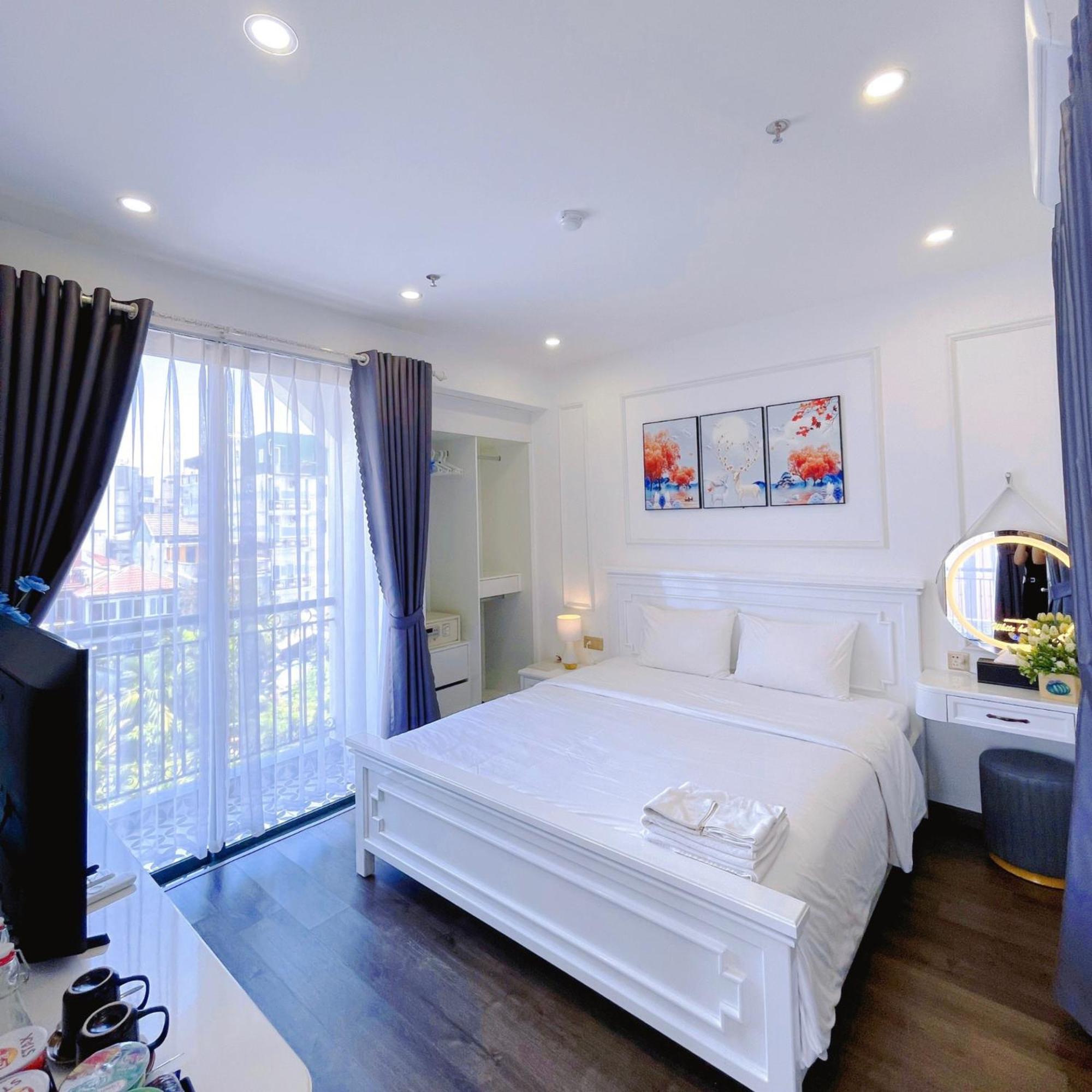 One-Bedroom Apartment - Photo 4