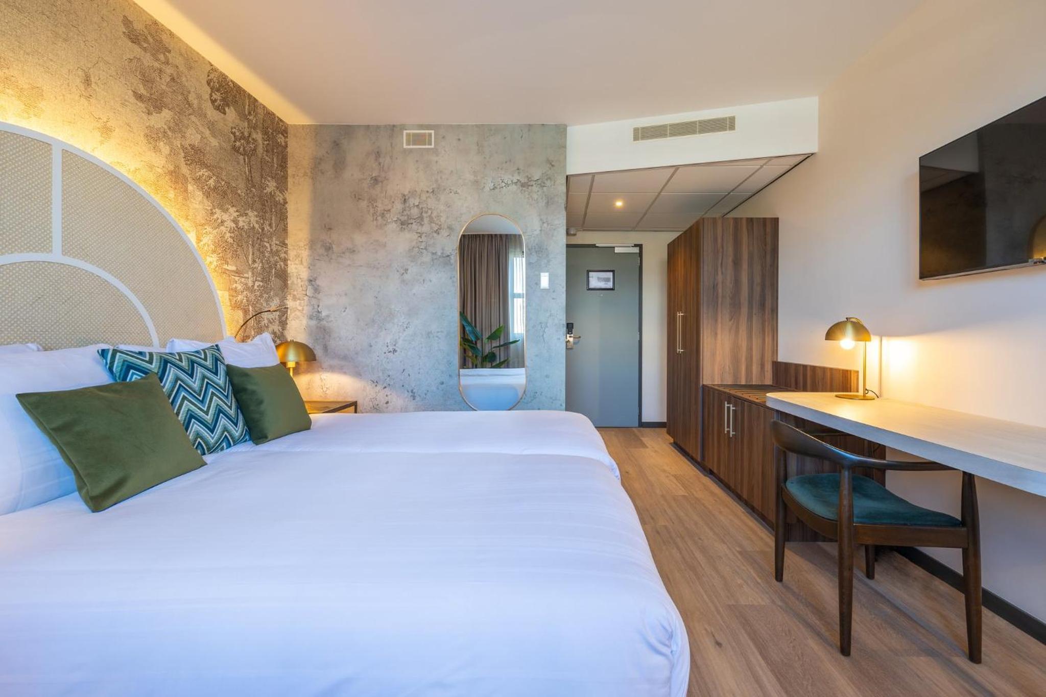 Deluxe Room 1 Twin Bed