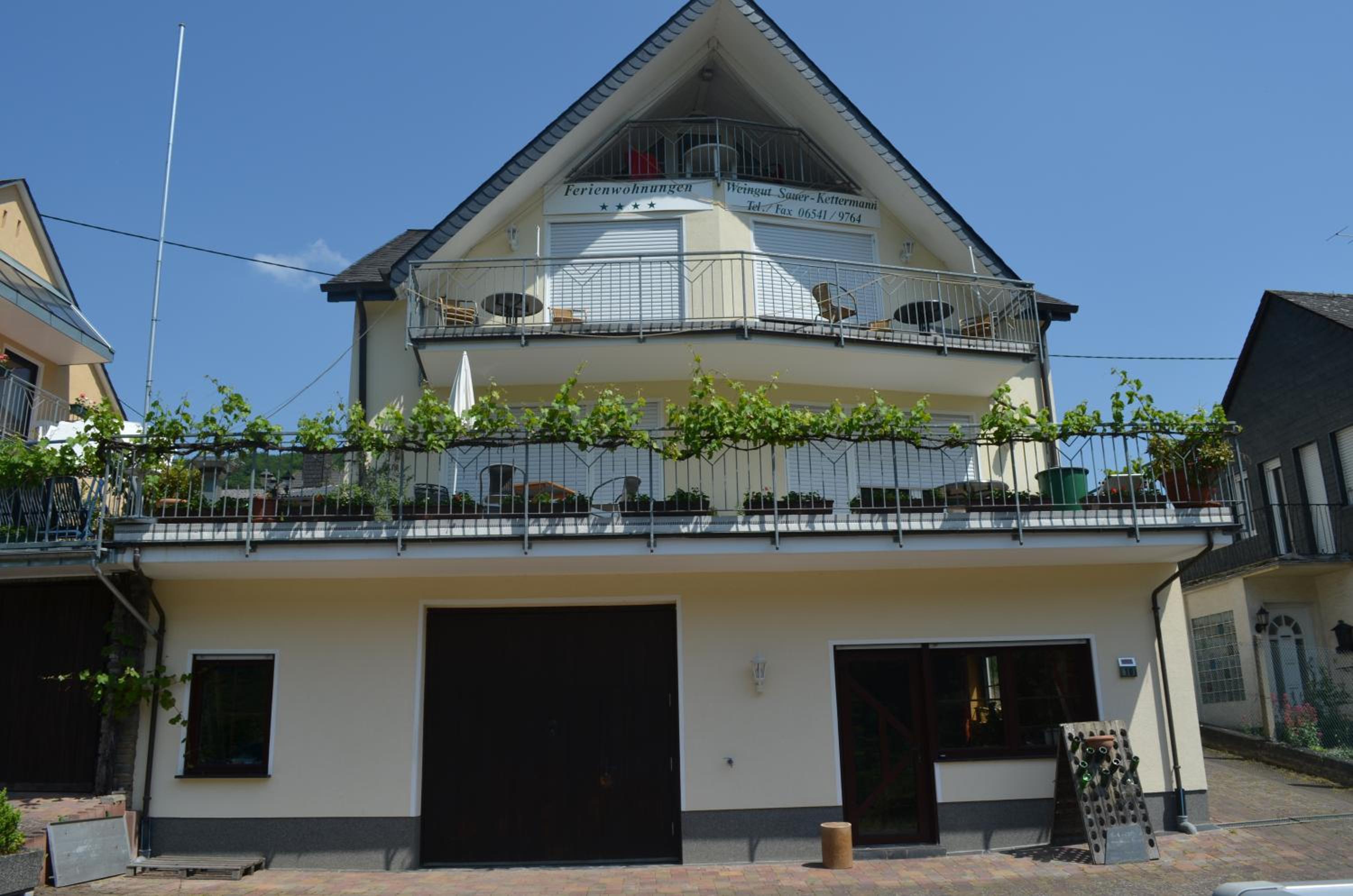 Apartment with Balcony photo 2