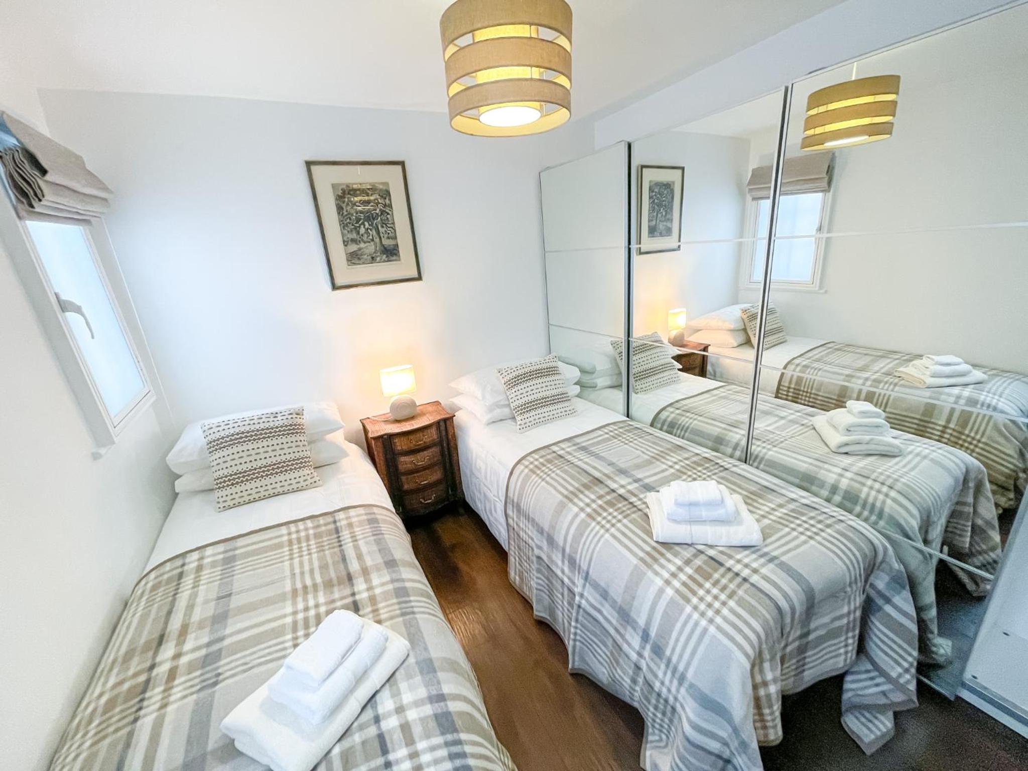 Deluxe Double or Twin Room photo 2