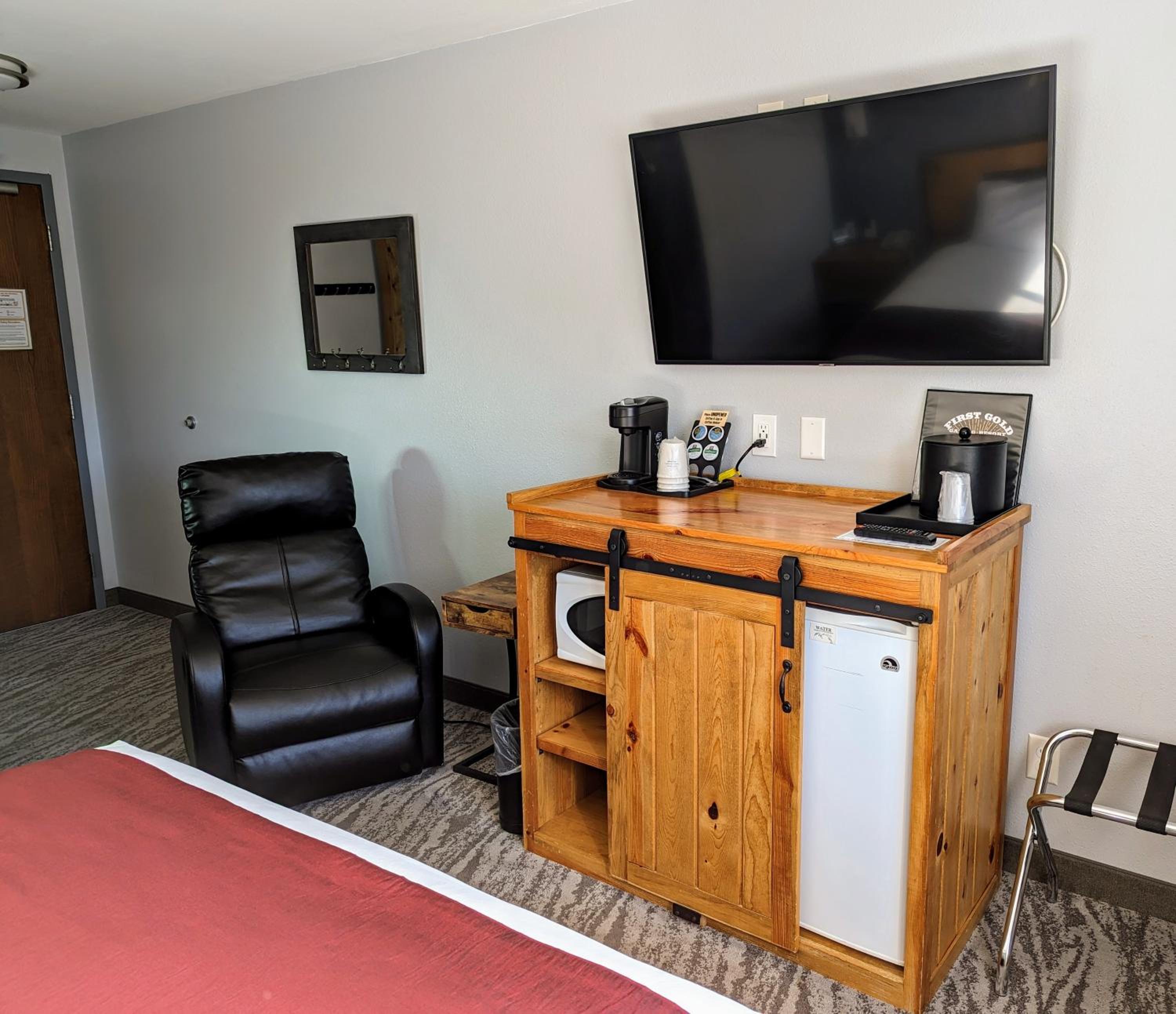 Standard Queen Room - Non-Smoking - Photo 3