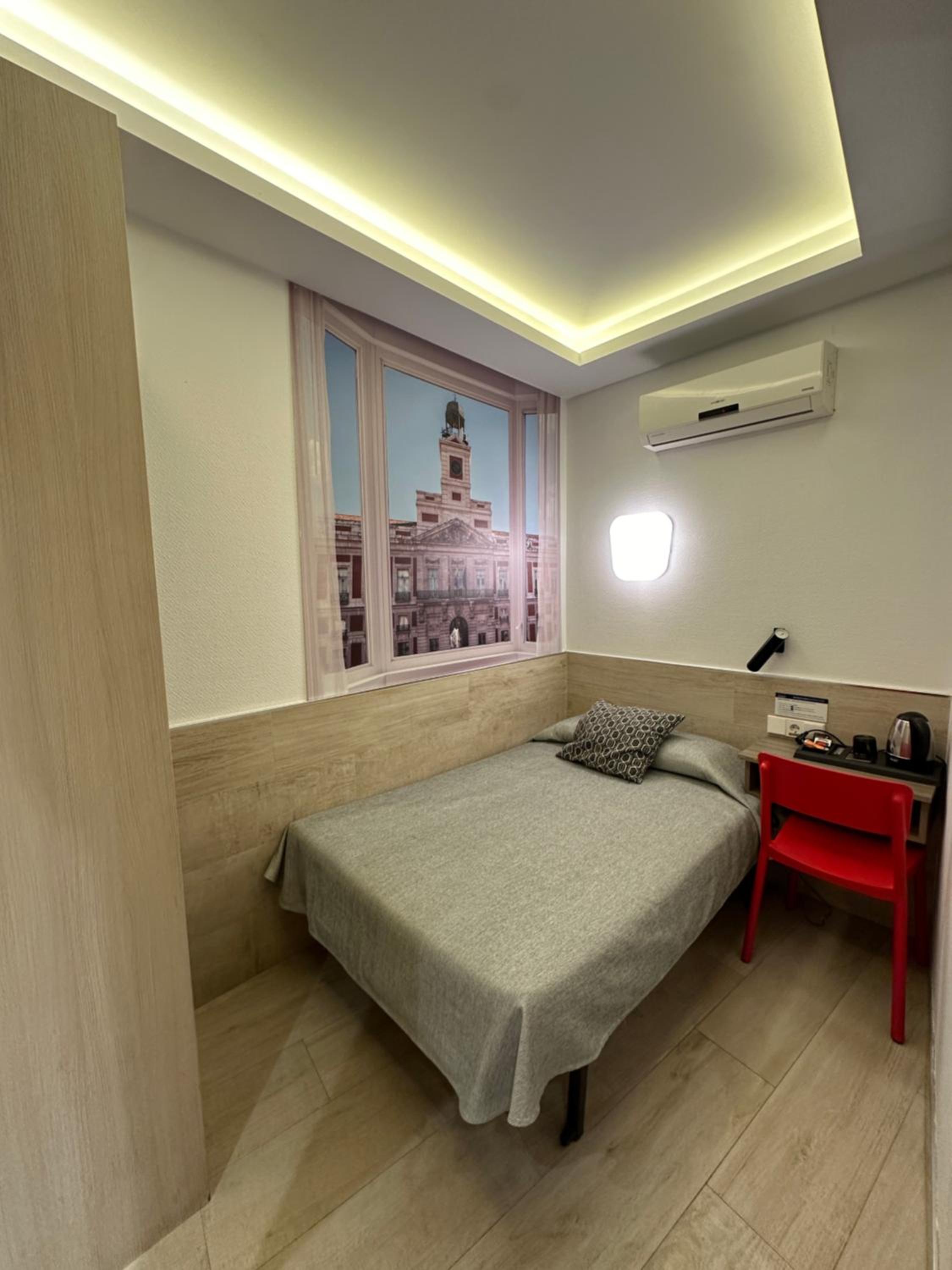 Budget Single Room photo 3