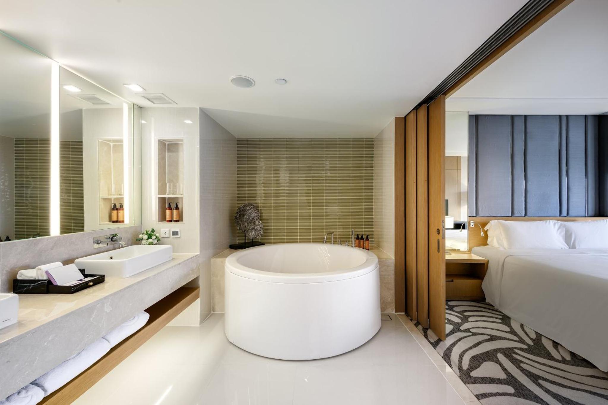 Suite - Photo 6