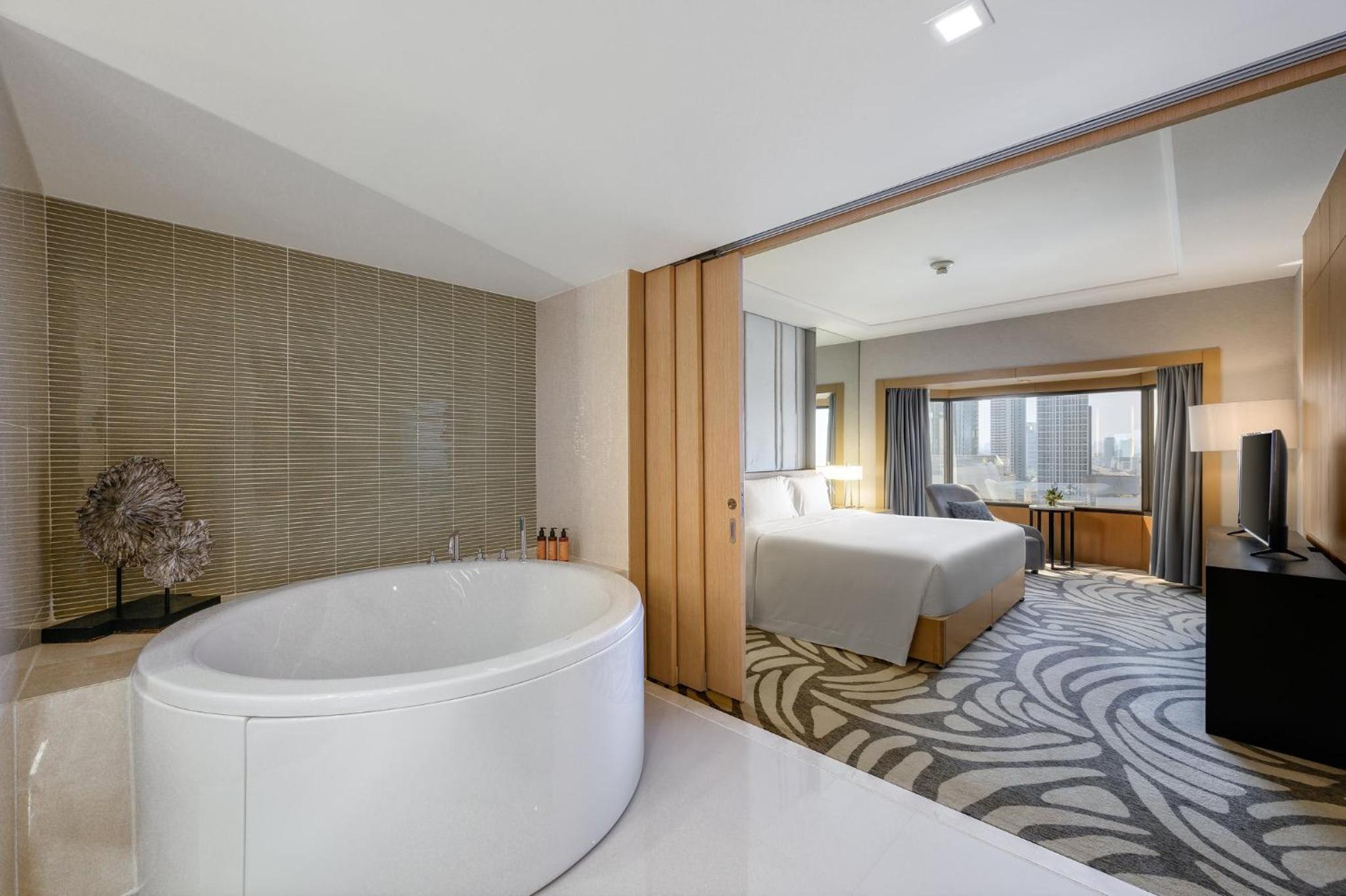 Suite - Photo 2