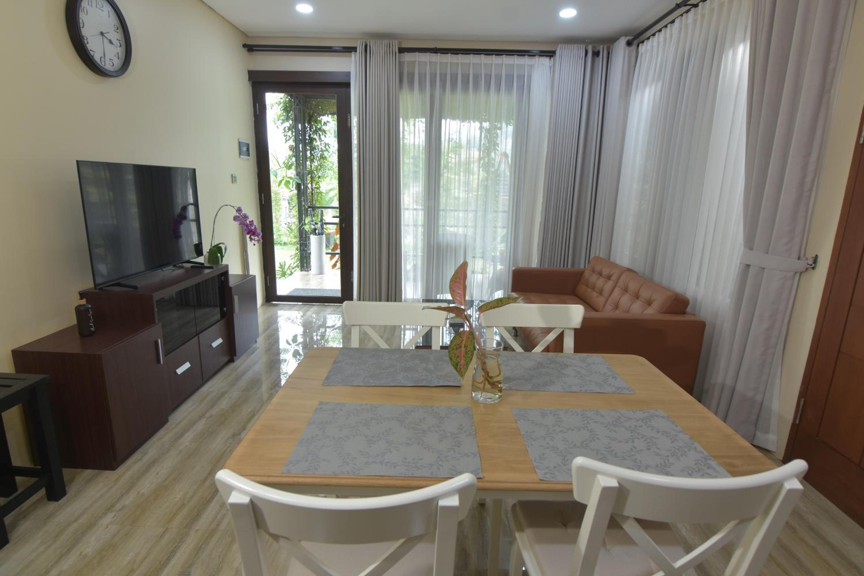 Villa photo 1