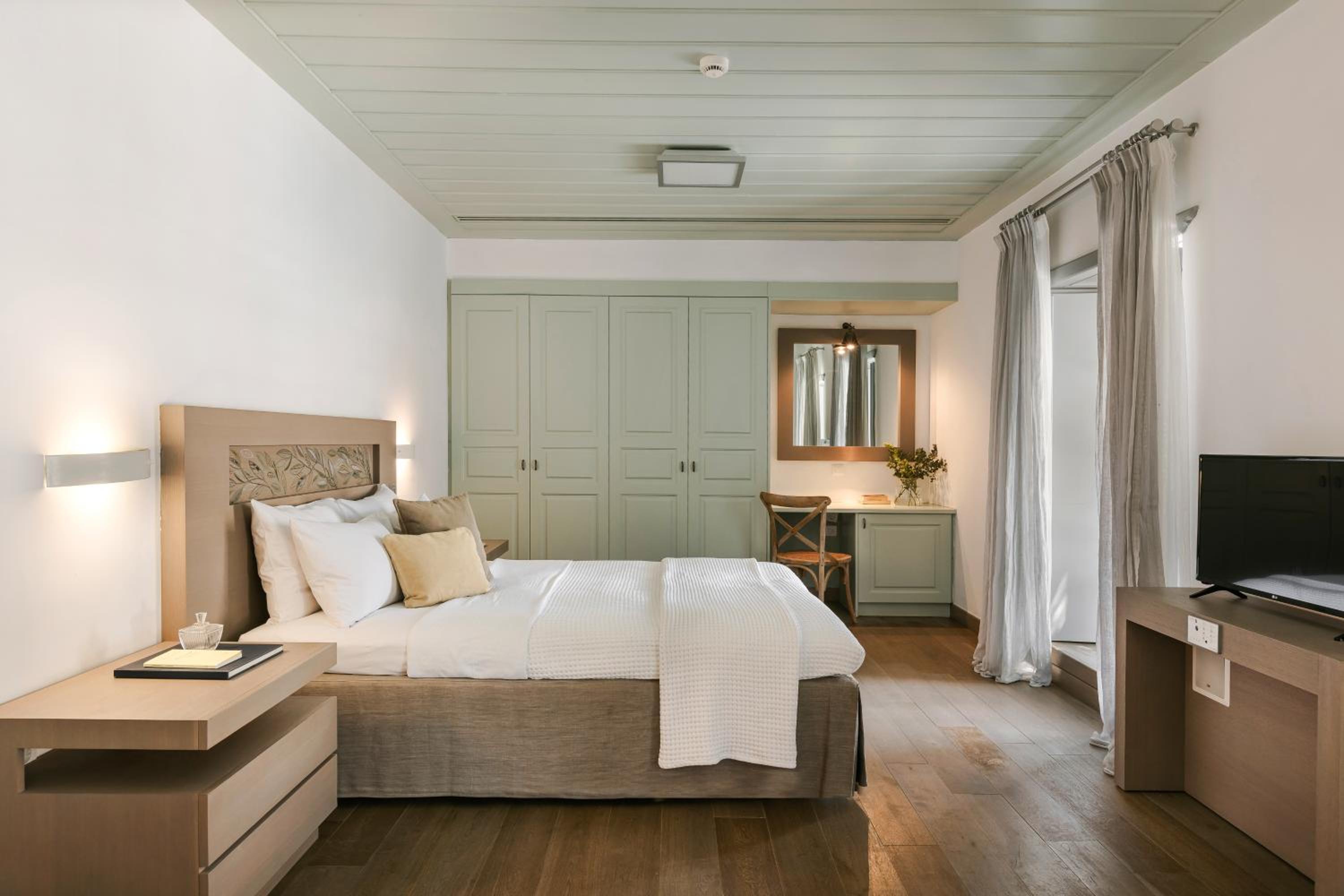 Hydrea Suite with Sea View and Private Balcony