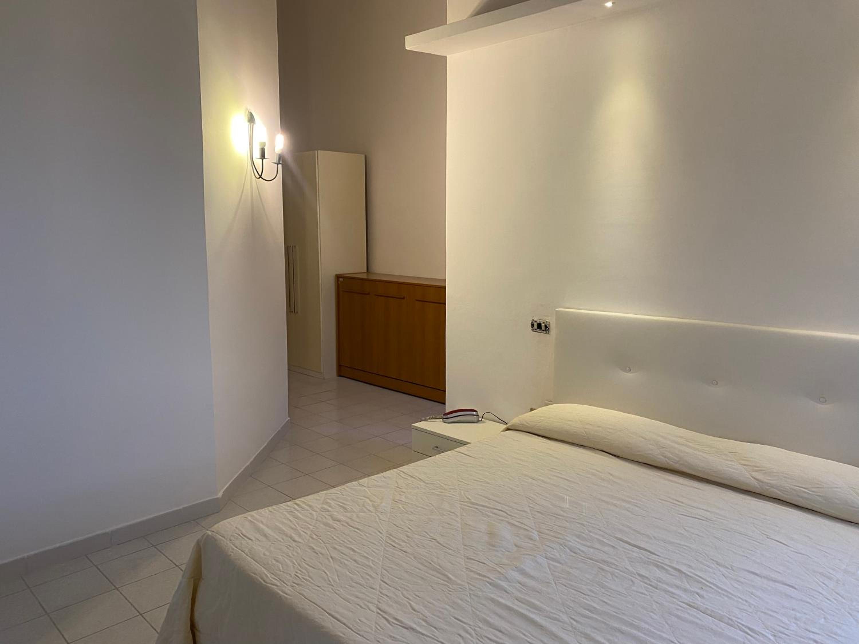 Superior Triple Room with Sea View - Photo 3