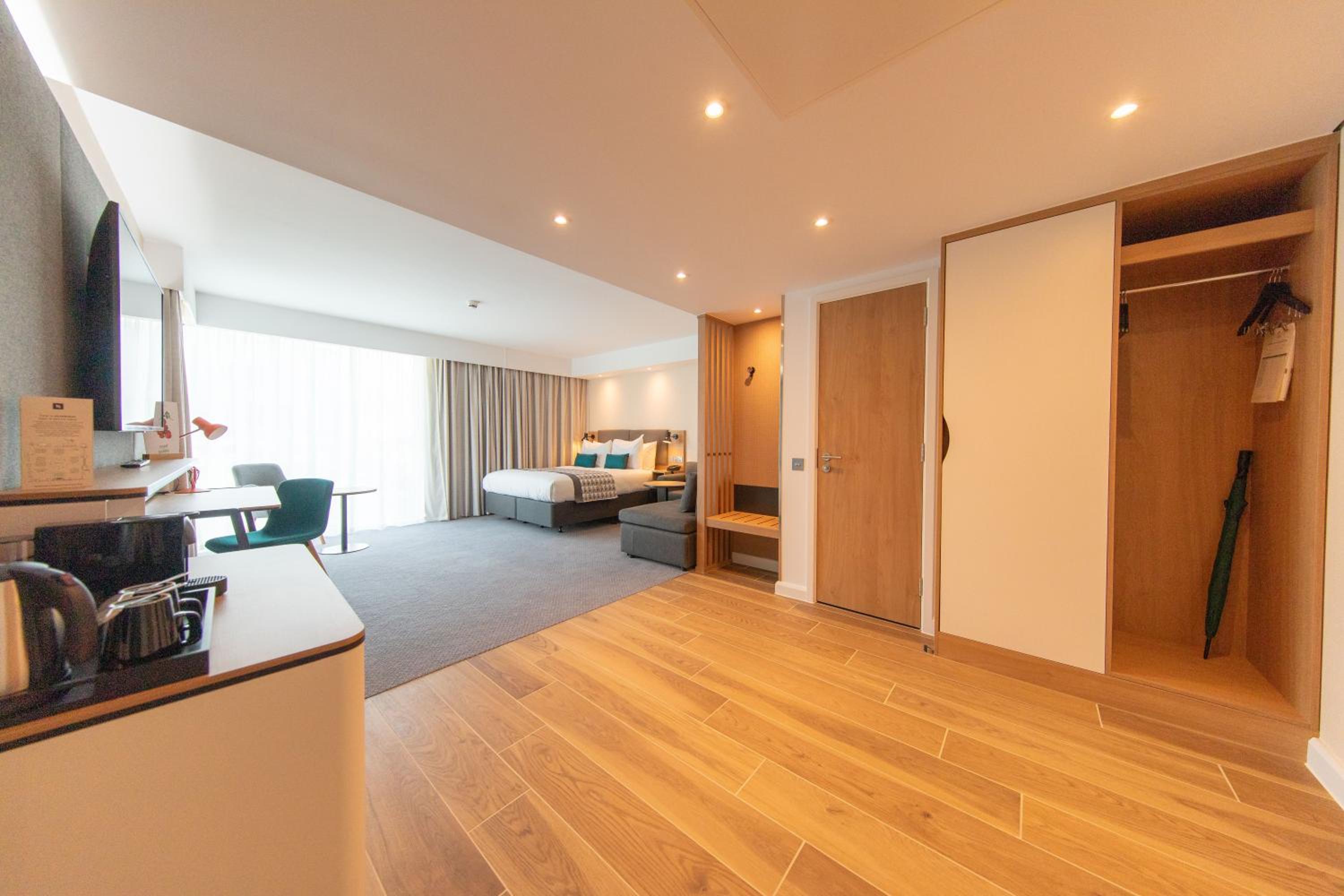 Standard King Room - Top Floor - Photo 9