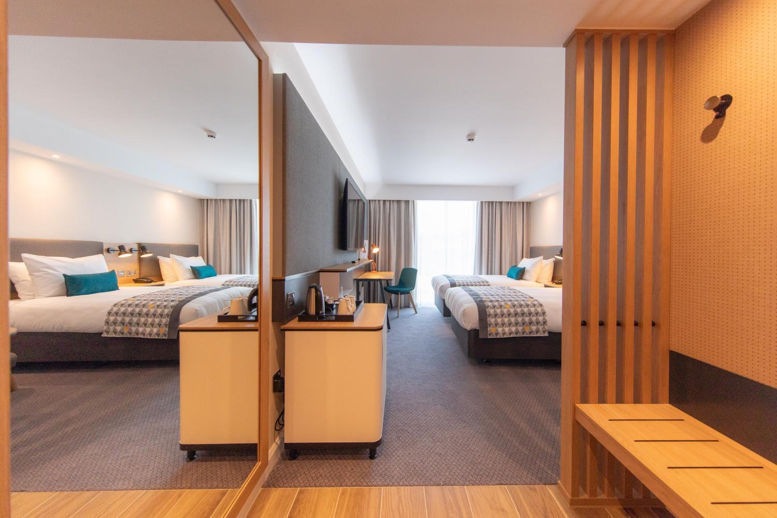 Standard Room with Two Single Beds - Photo 9