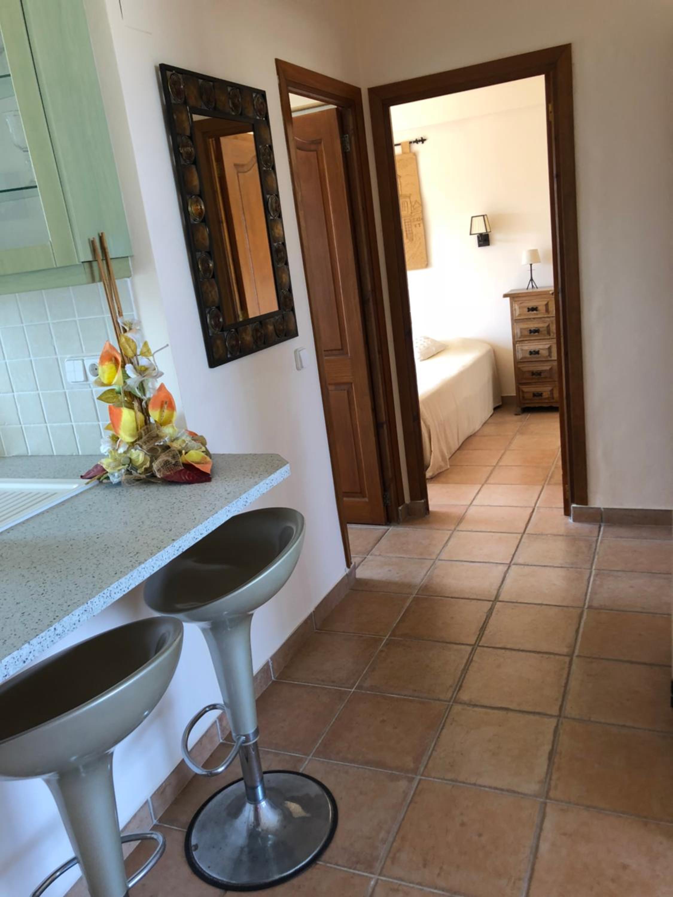 Apartamento de dos habitaciones con terraza y vista al mar