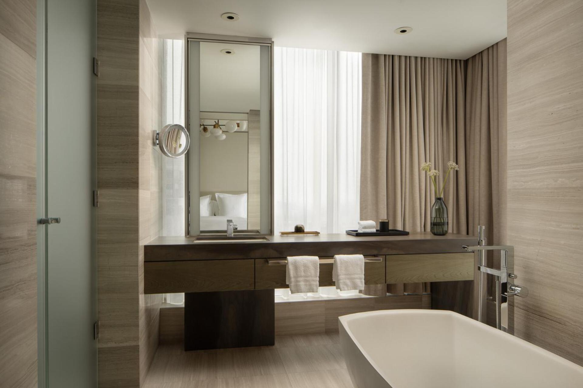 Corner Suite