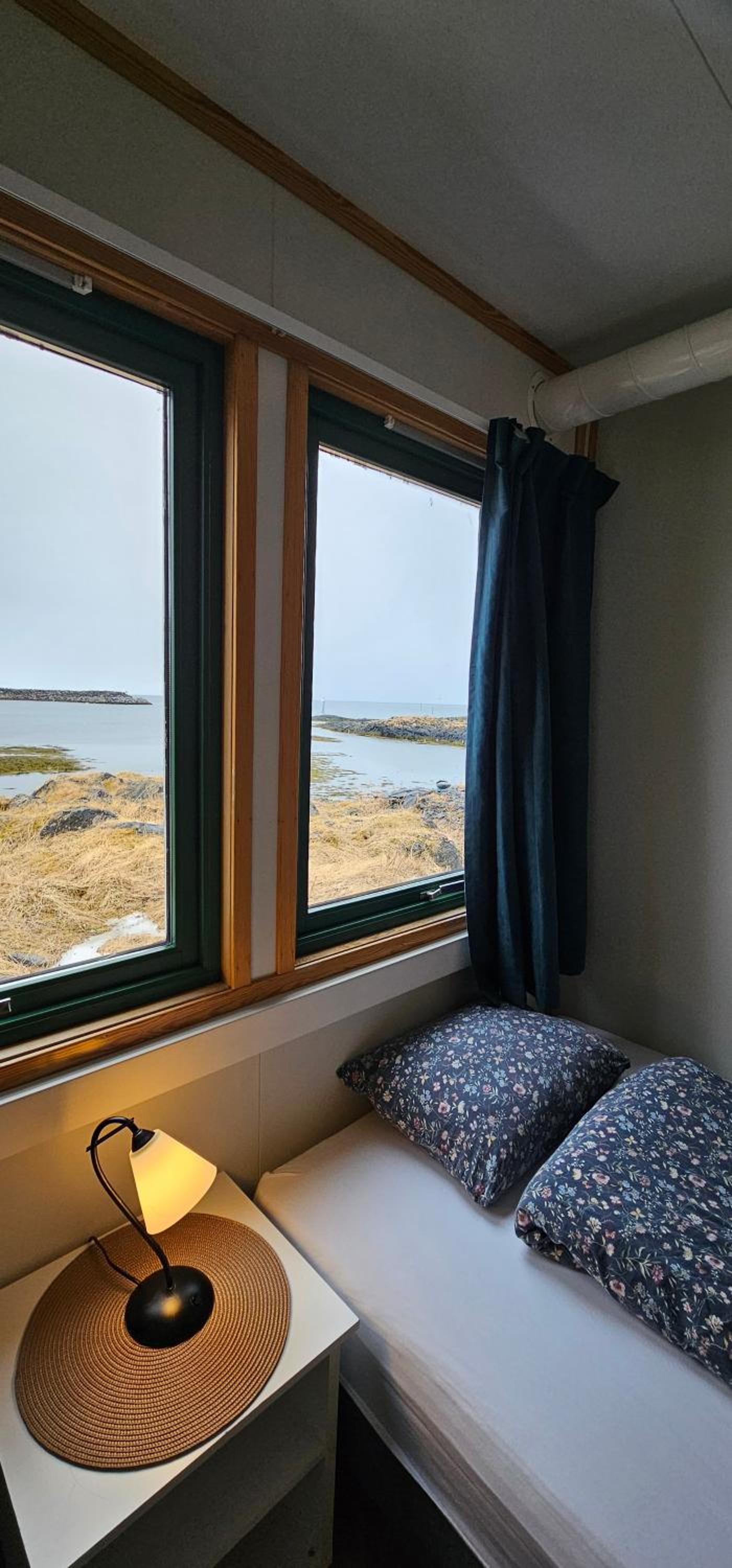 Single Room with Shared Shower and Toilet photo 3