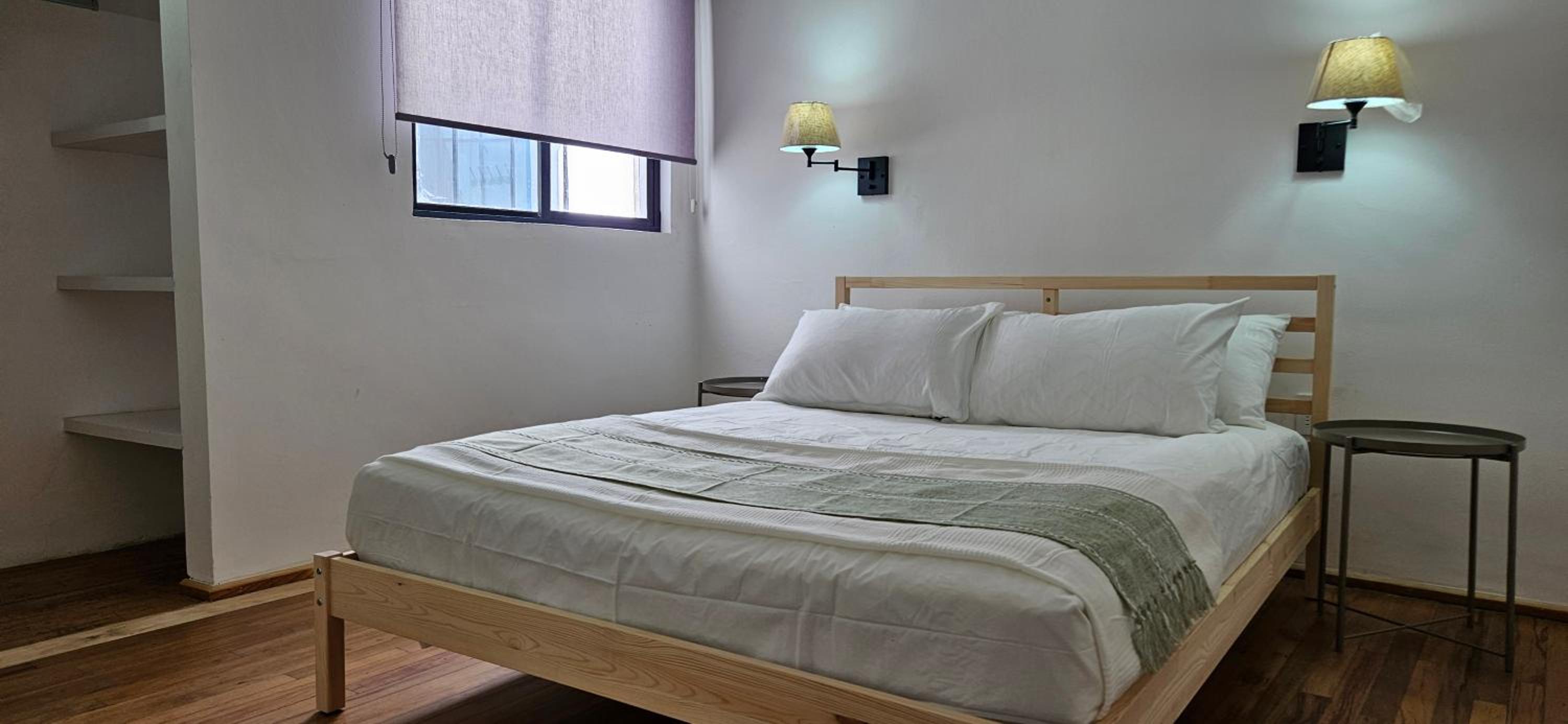 One-Bedroom Apartment with Balcony and City View photo 2