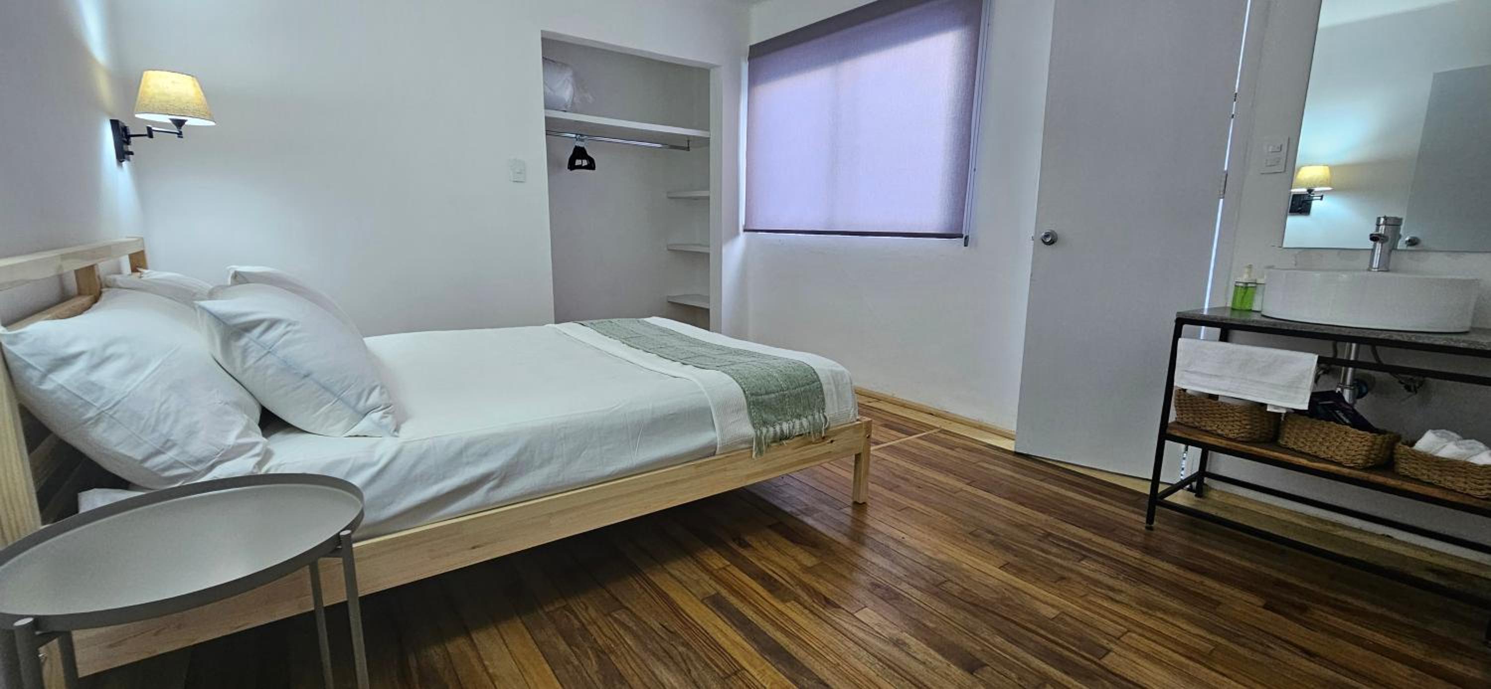One-Bedroom Standard Apartment photo 1