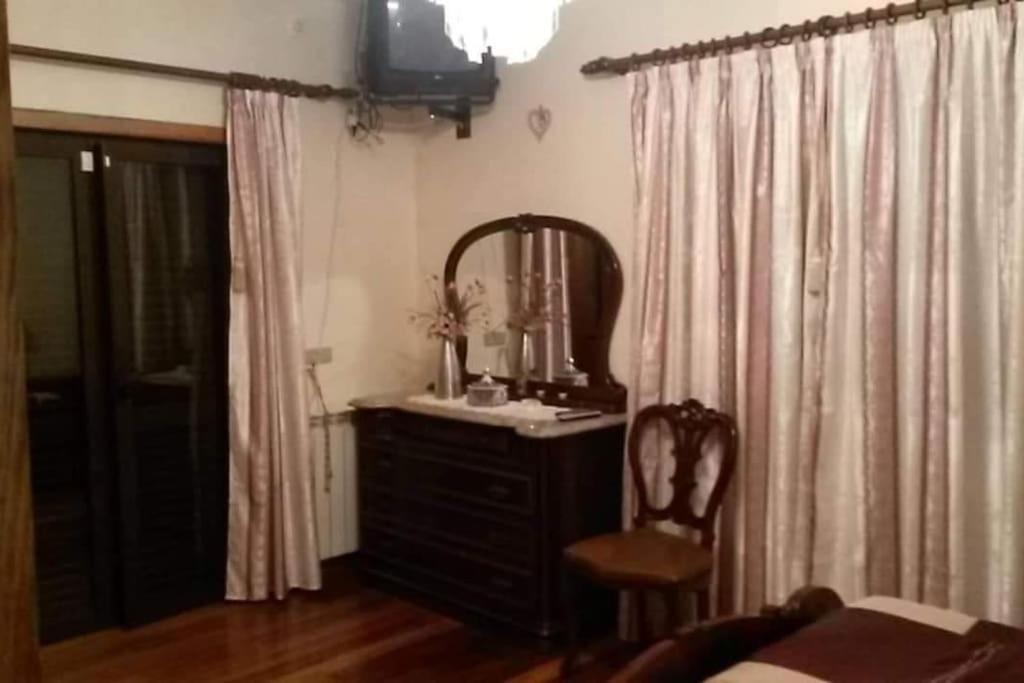 One-Bedroom House photo 1