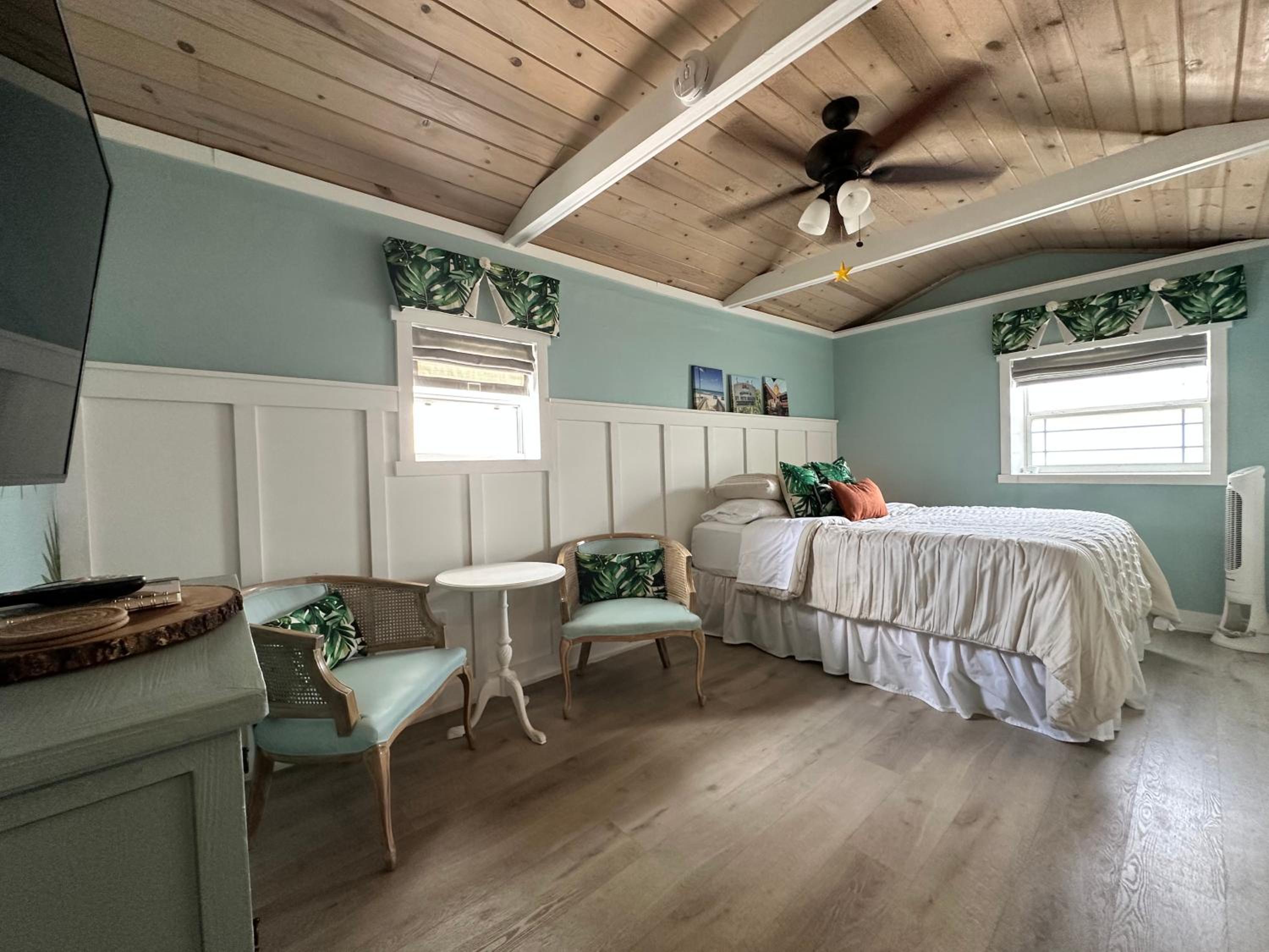 Queen Room photo 1