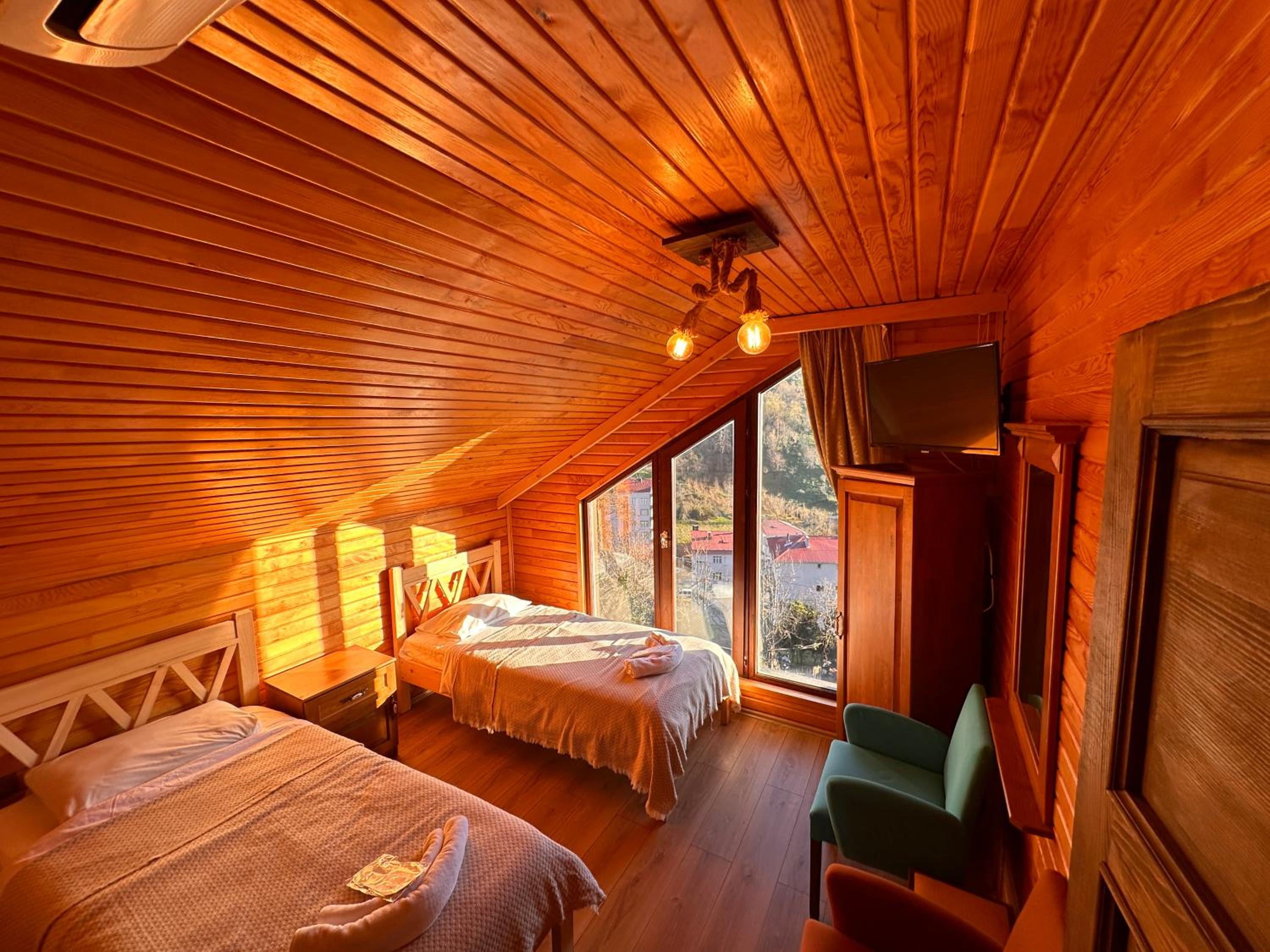 Standard Twin Room with Mountain View photo 3