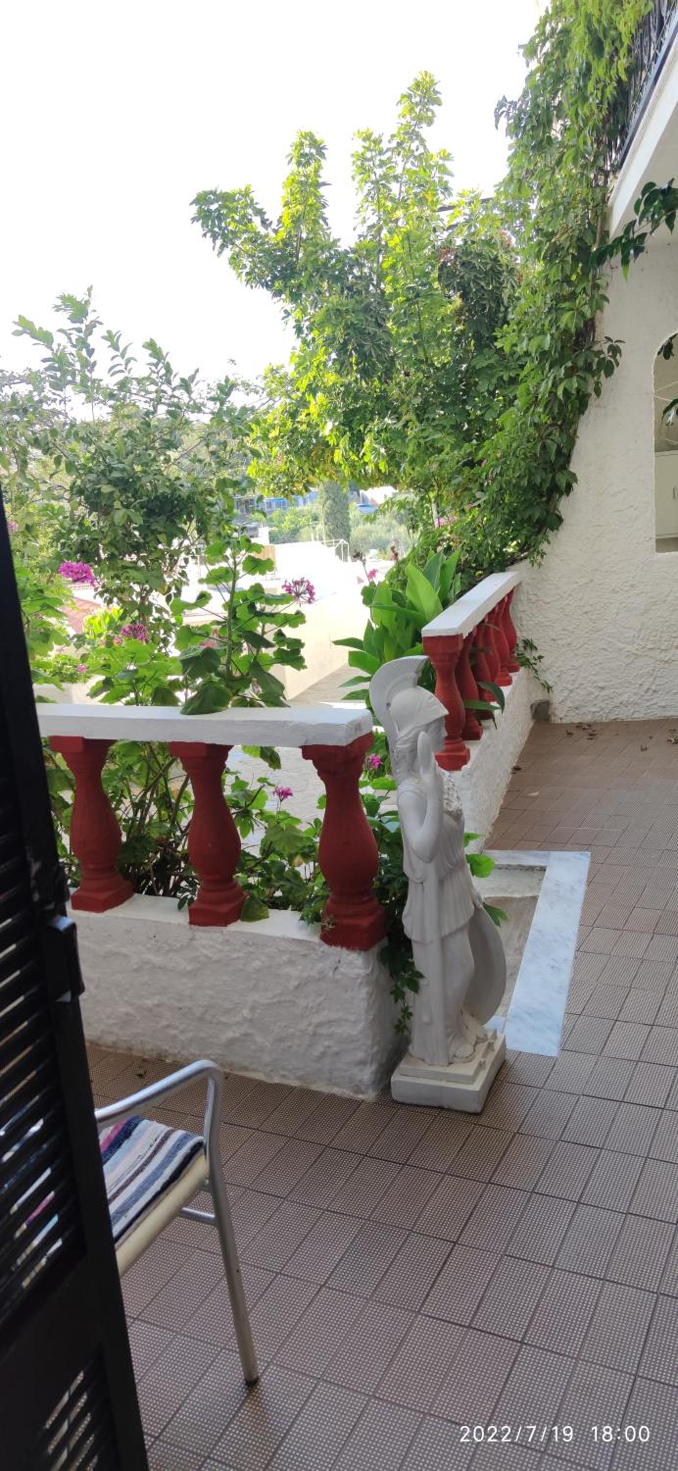 Double Room - Photo 11