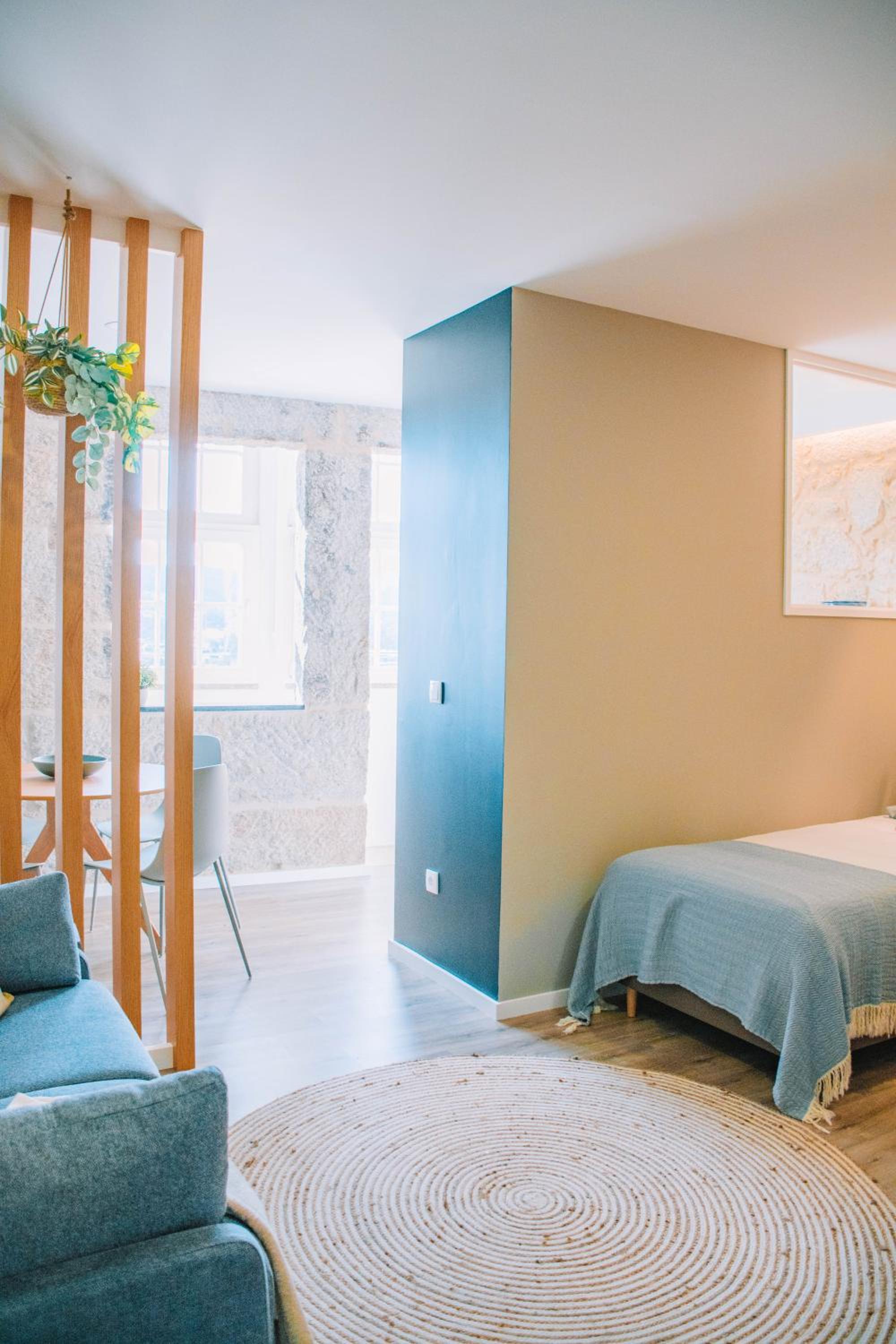 Deluxe One-Bedroom Apartment with Garden View photo 2