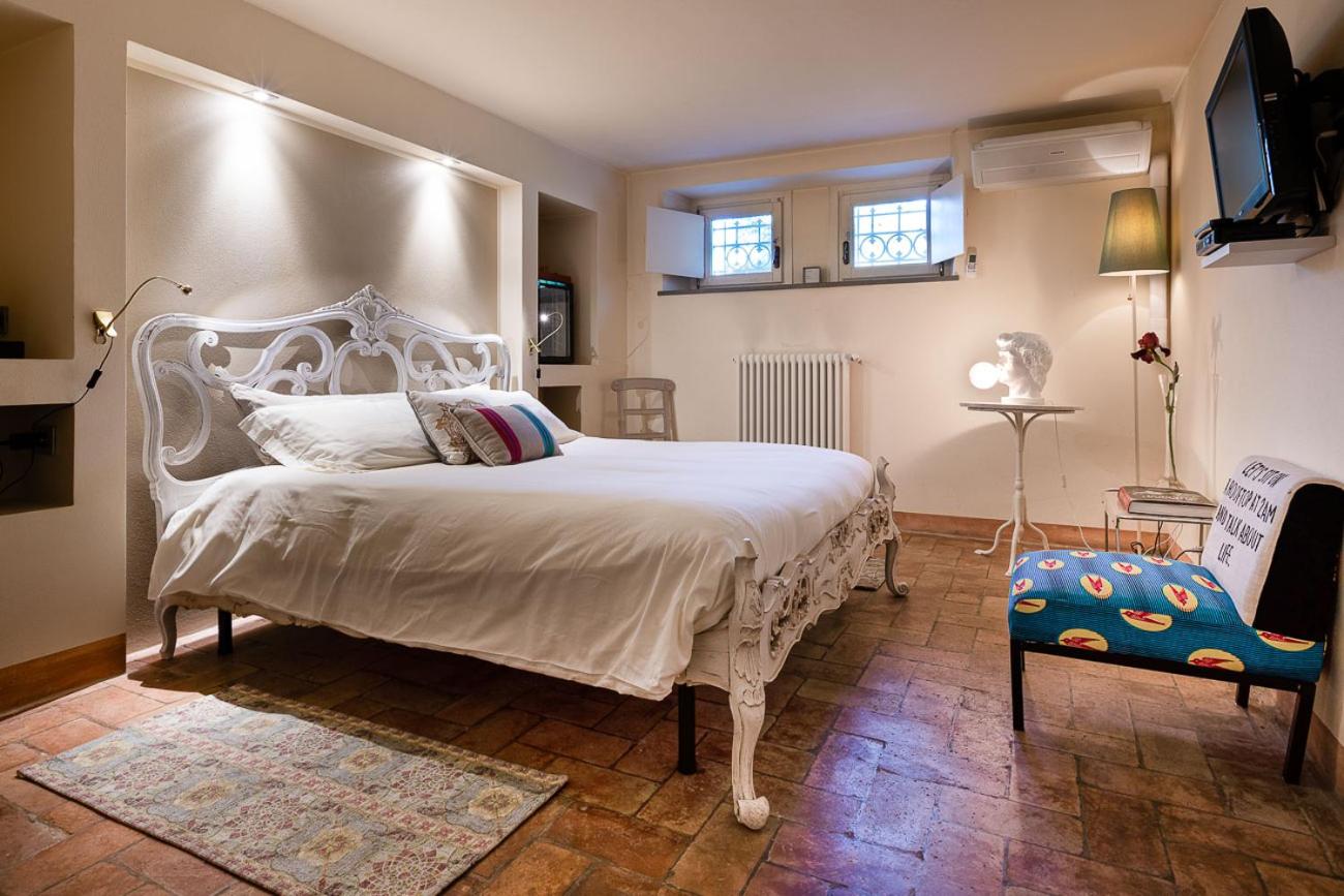  Double Room - Basement photo 1