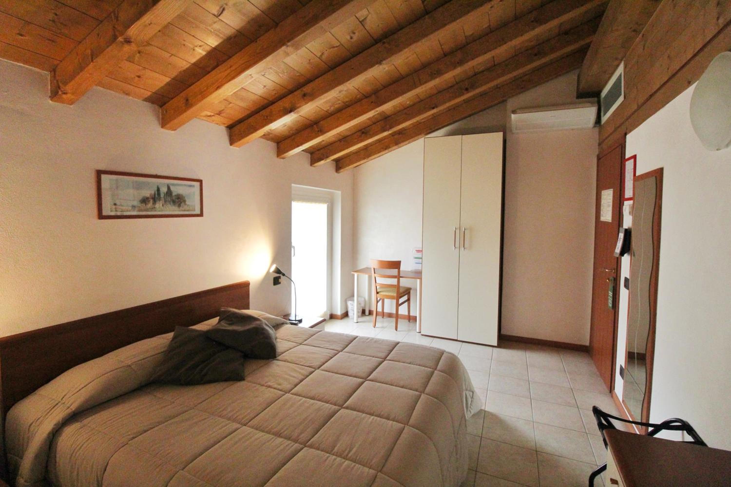 Superior Double Room - Photo 9