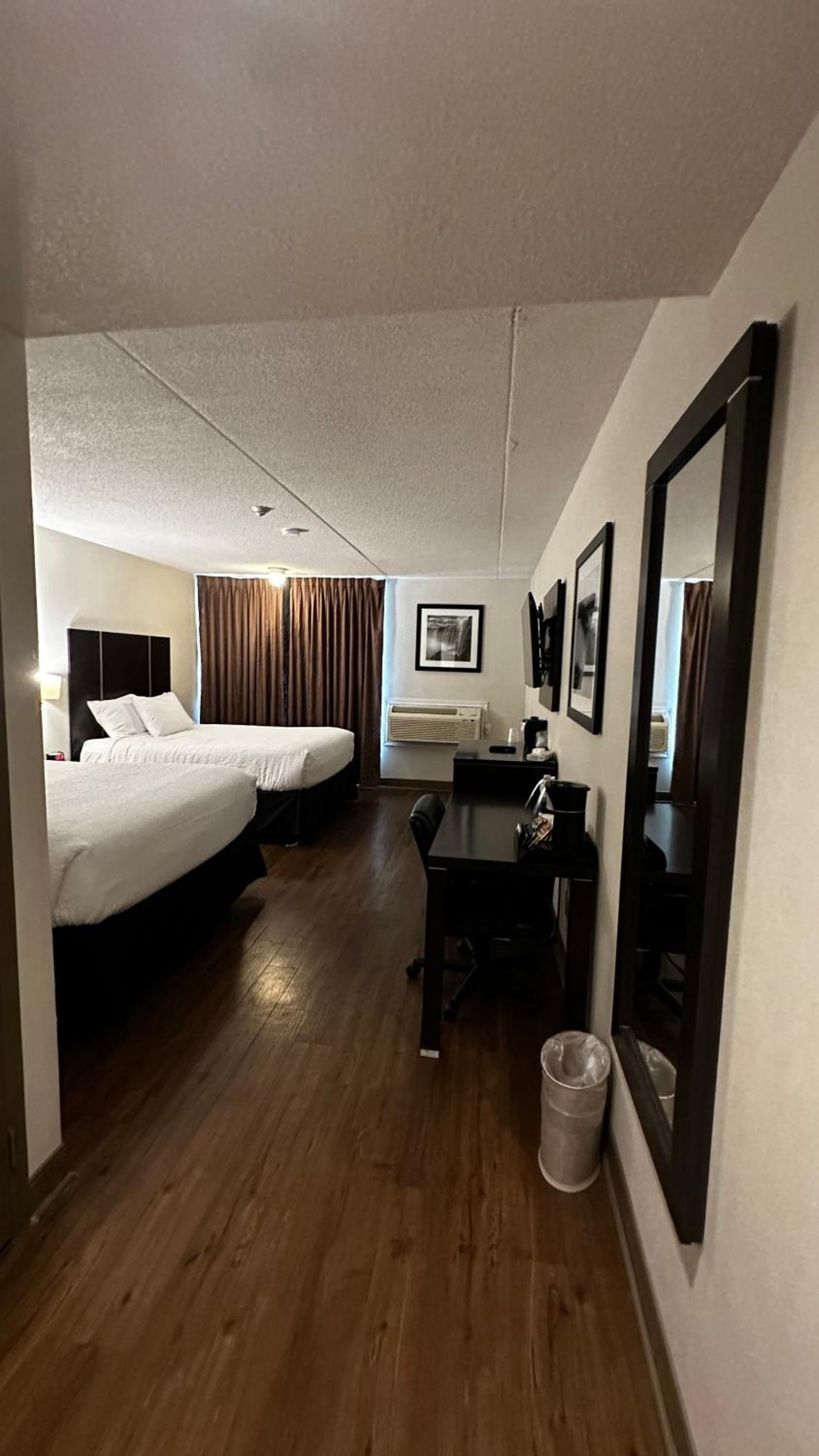 Queen Room with Two Queen Beds - Pet Friendly/Non-Smoking