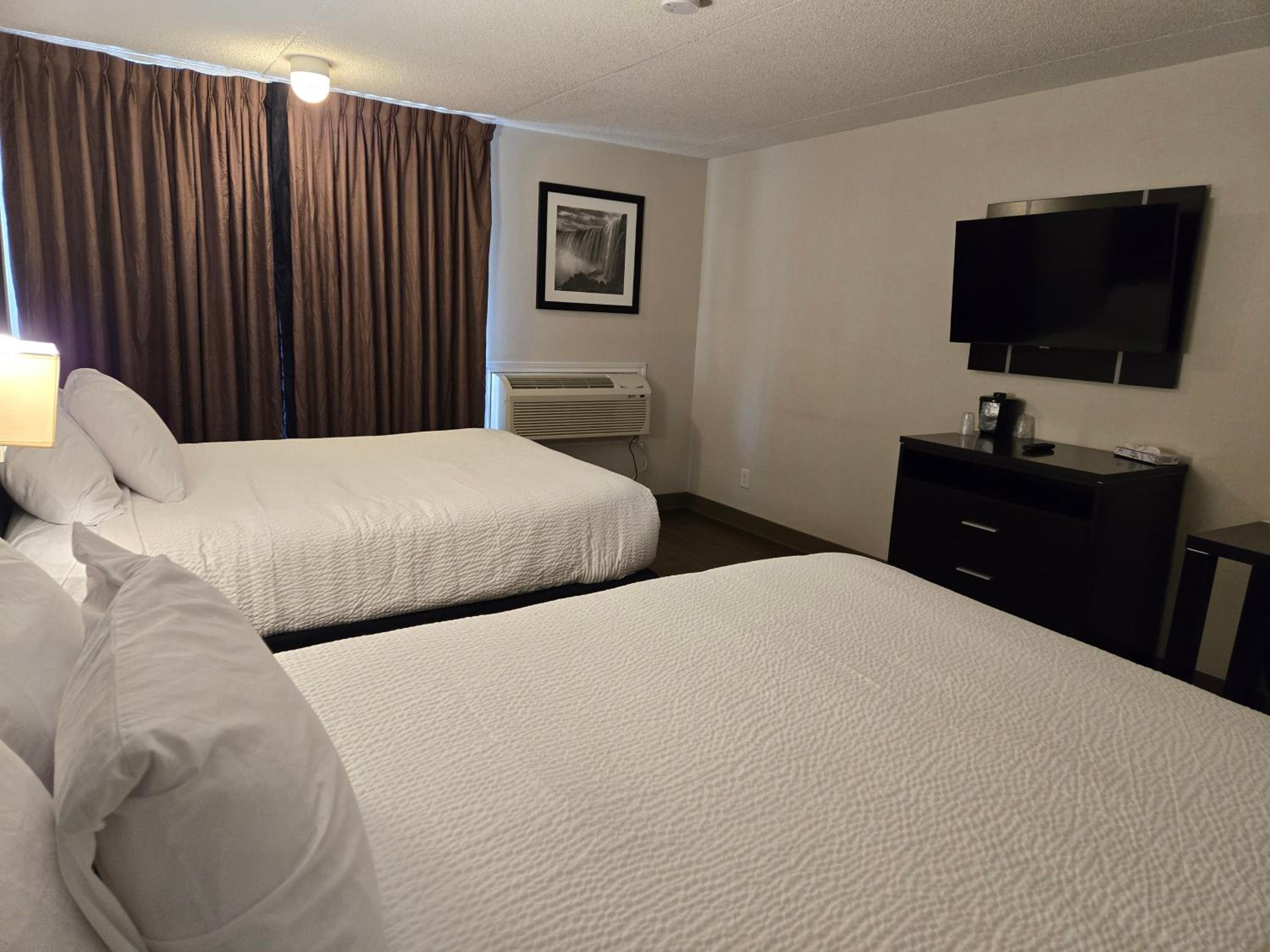 Queen Room with Two Queen Beds - Pet Friendly/Non-Smoking
