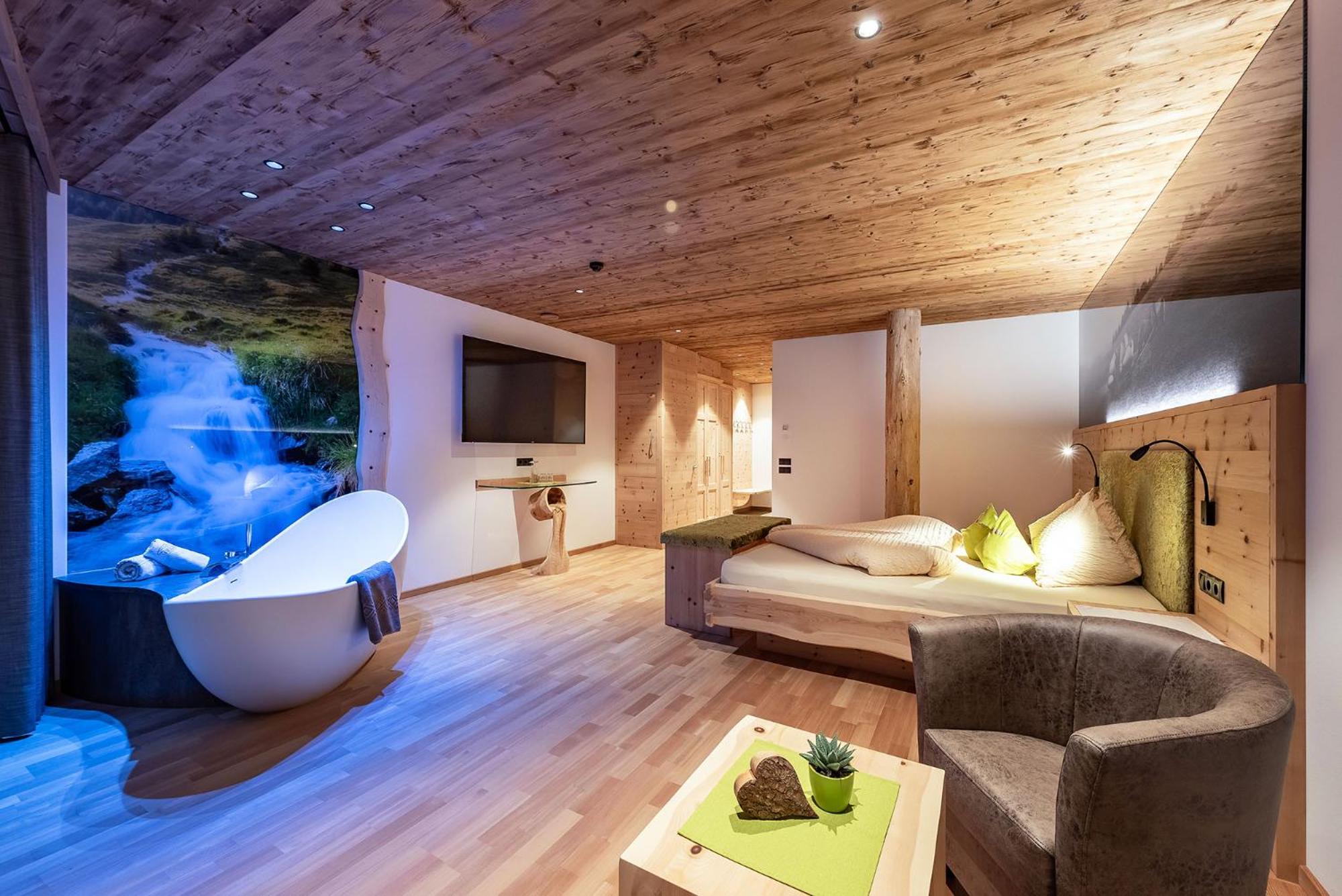 Deluxe Double Room with Bath