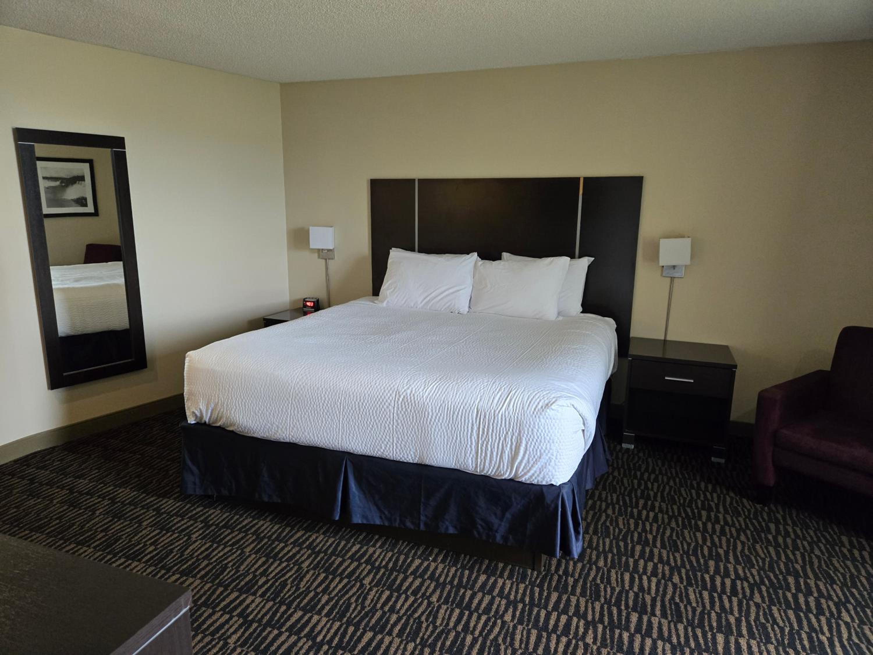 King Room thumbnail 5