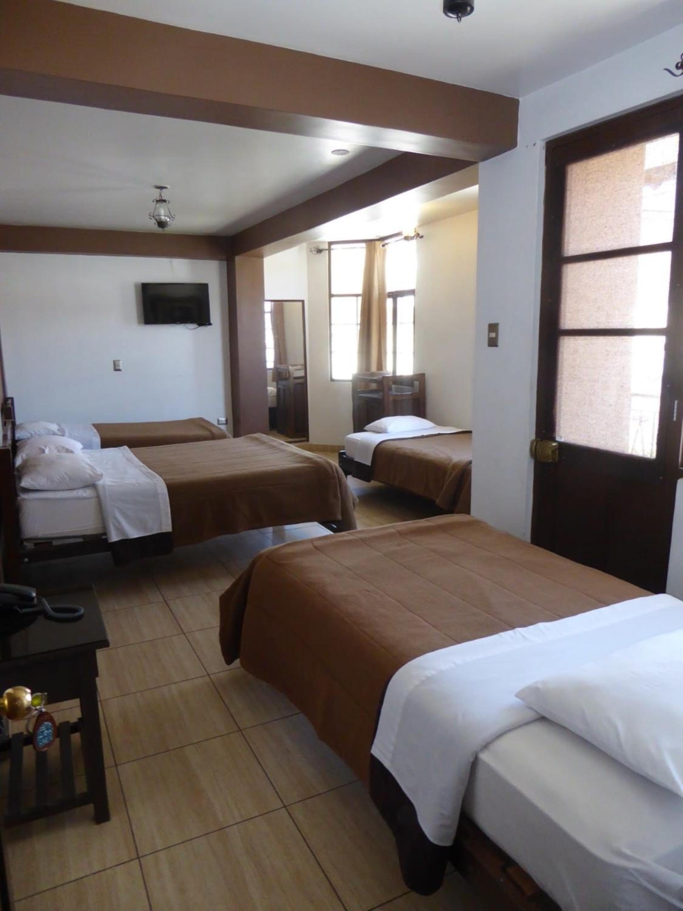 Bed in 6-Bed Mixed Dormitory Room photo 2