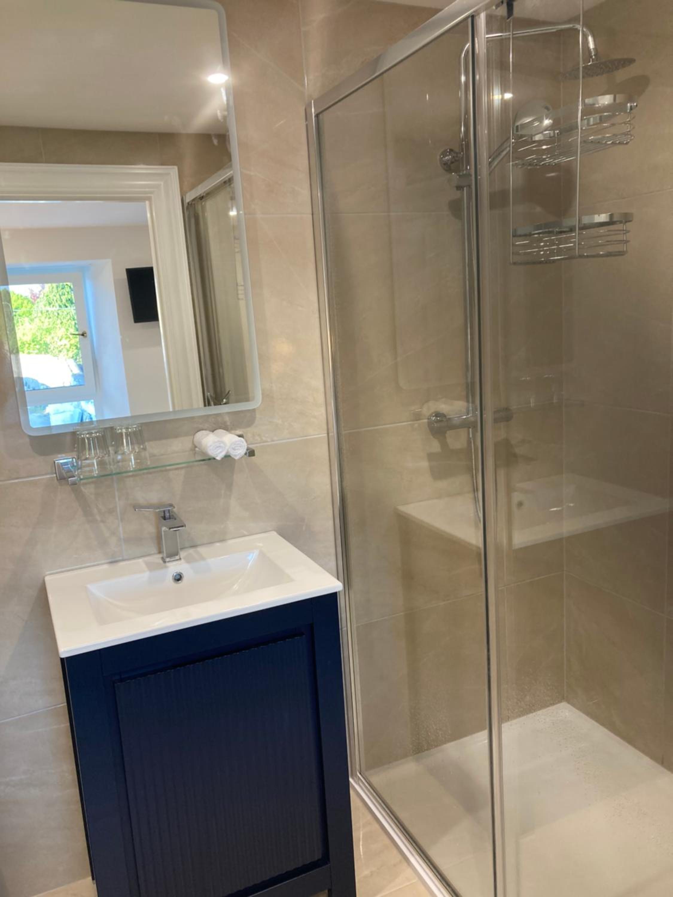 Family Room with Private Bathroom photo 3